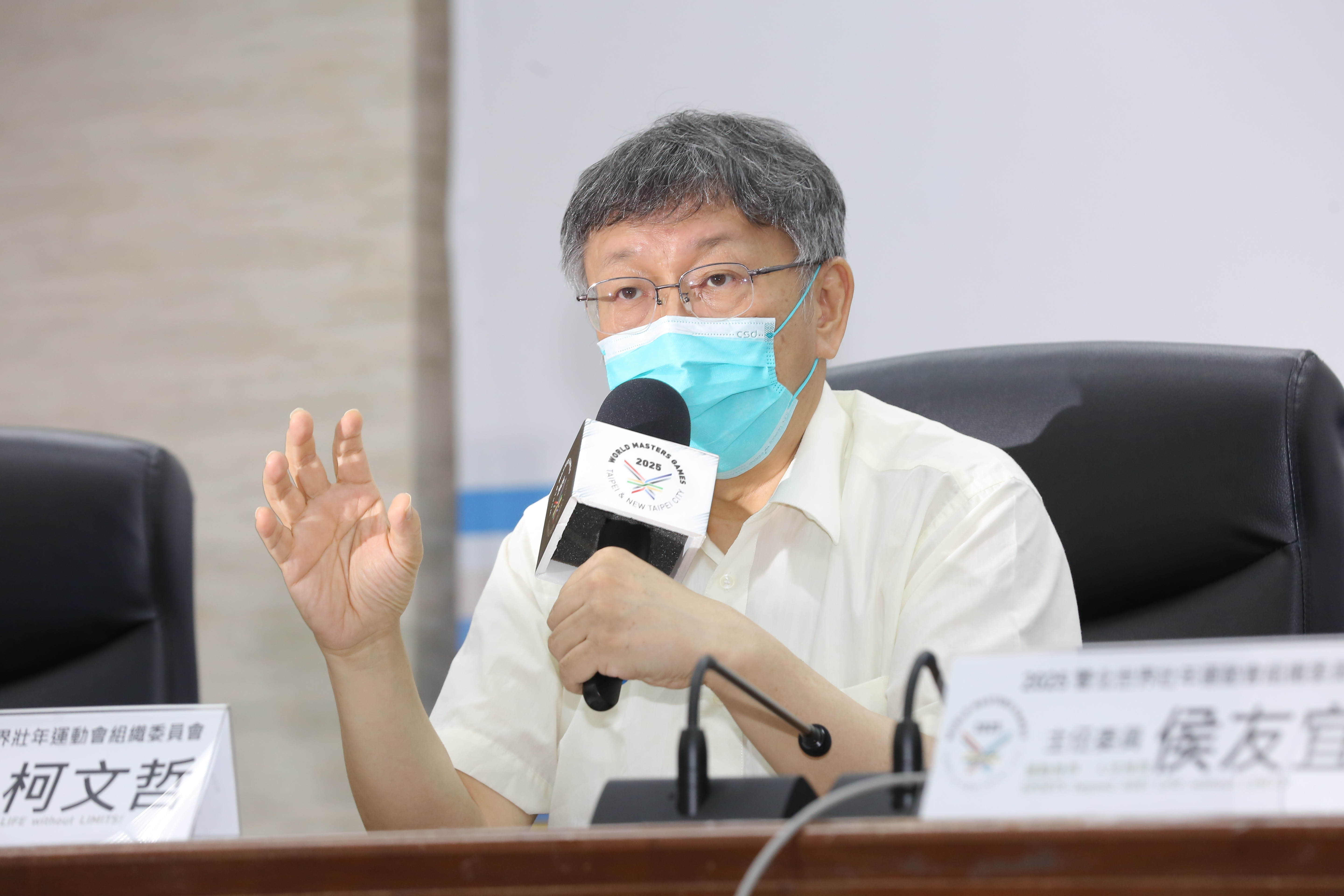 柯文哲受訪笑稱，「好朋友」高嘉瑜講話太誠實，「『一屍五命』這句話也想得出來」。（本刊資料照）