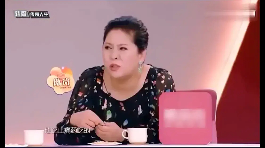 向太解釋向佐腎不好是「吃止痛藥吃的」。（翻攝微博）