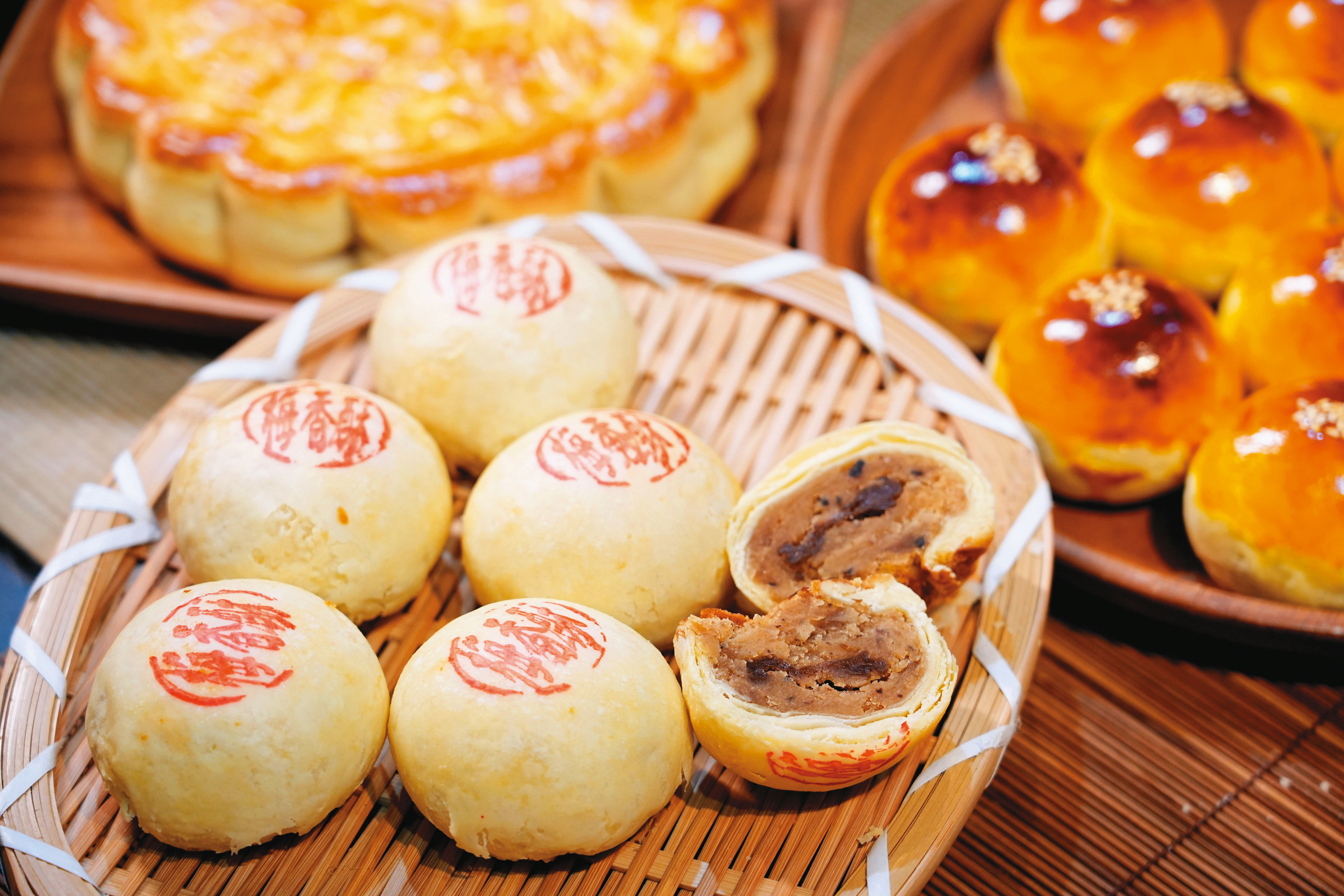 酸甜梅香酥包入整顆Ｑ梅，每顆梅子都是手工剔核。（60元／顆）
