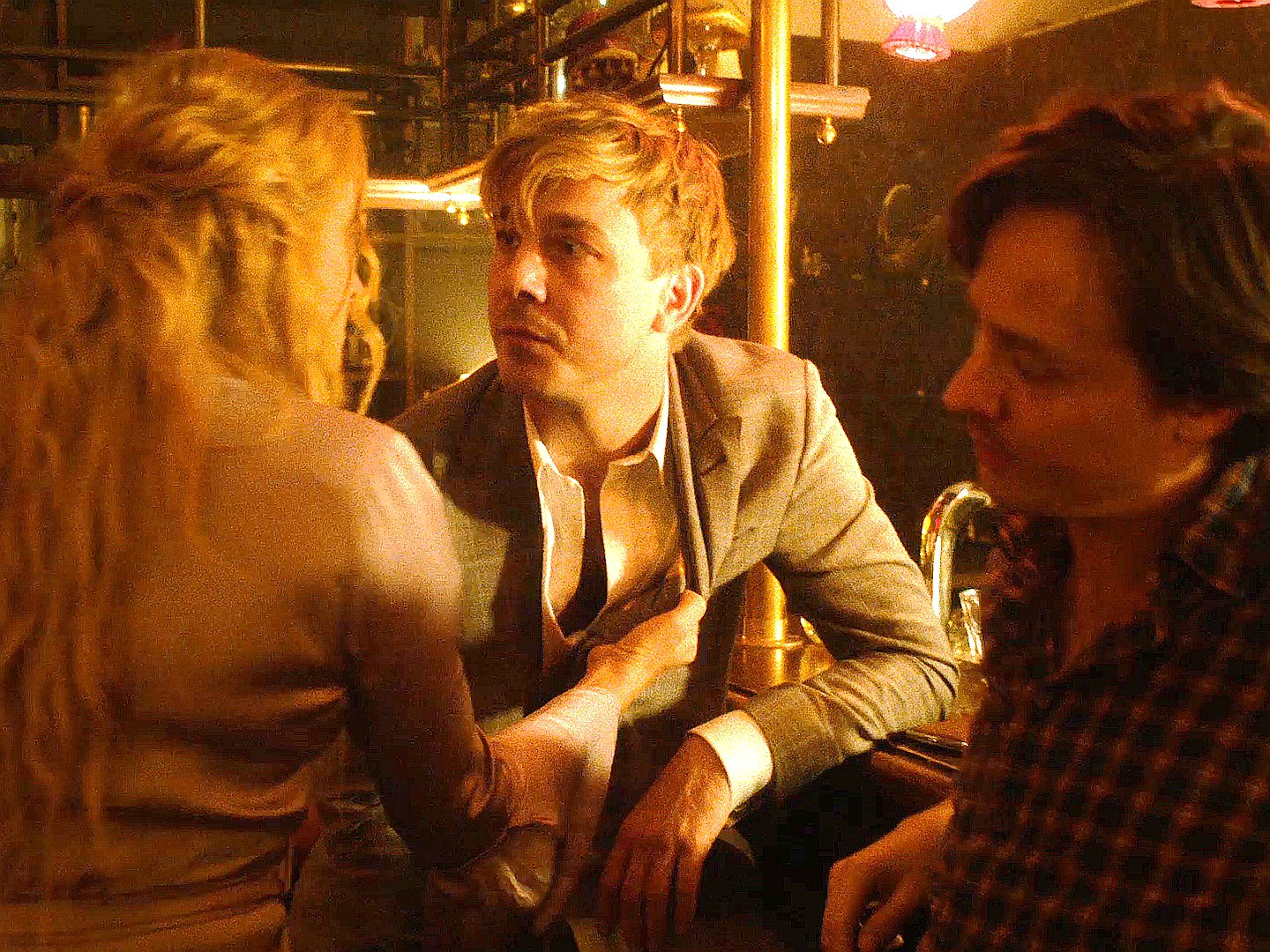 德國影帝湯姆希林（右起）、亞伯拉罕舒赫與影后莎斯基亞蘿絲達爾也三人互飆戲，擦出精彩火花。（海鵬）