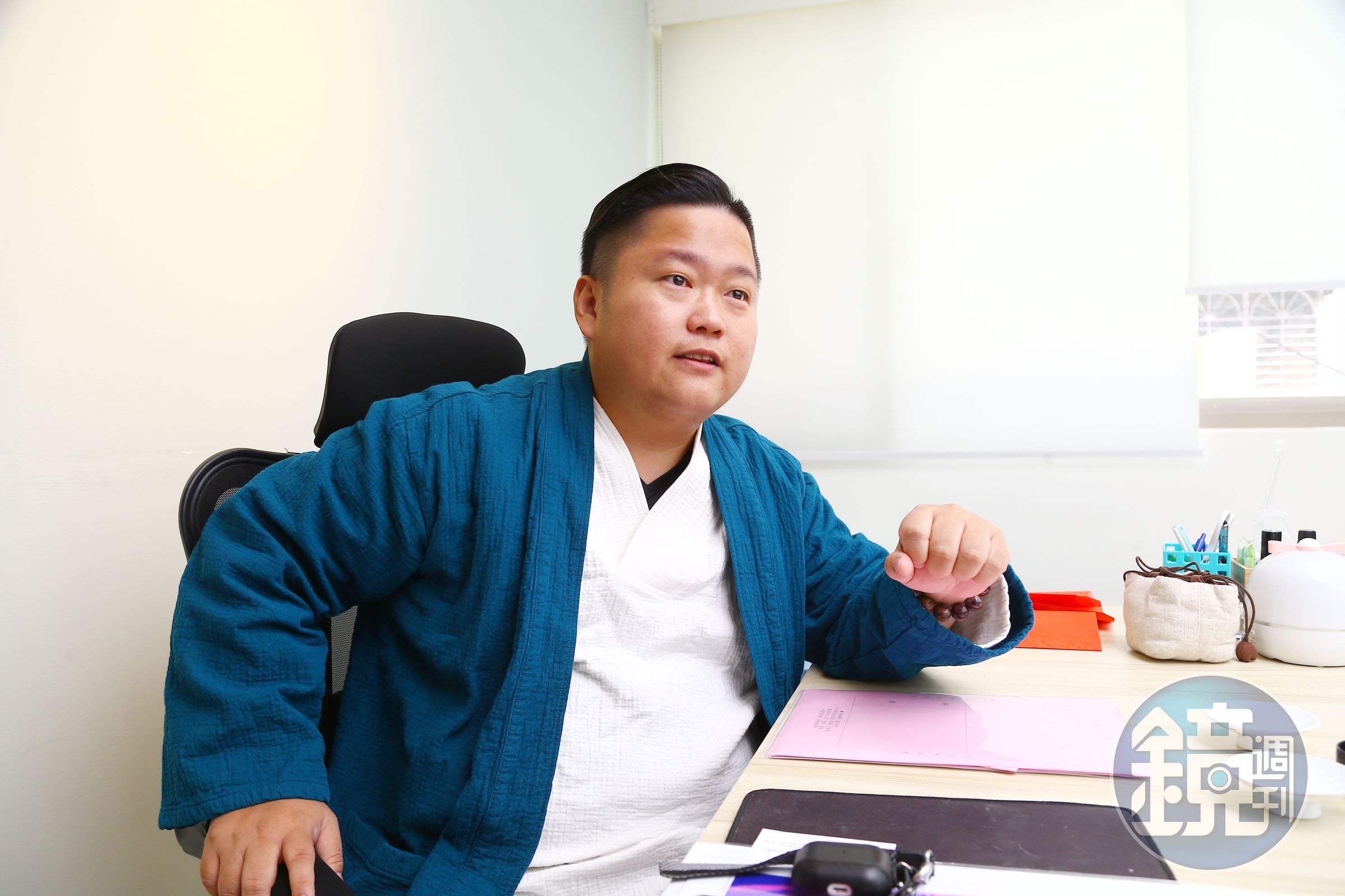 17LIVER紅牛曾為一家人找到過世阿嬤深藏的金飾。（17LIVE提供）