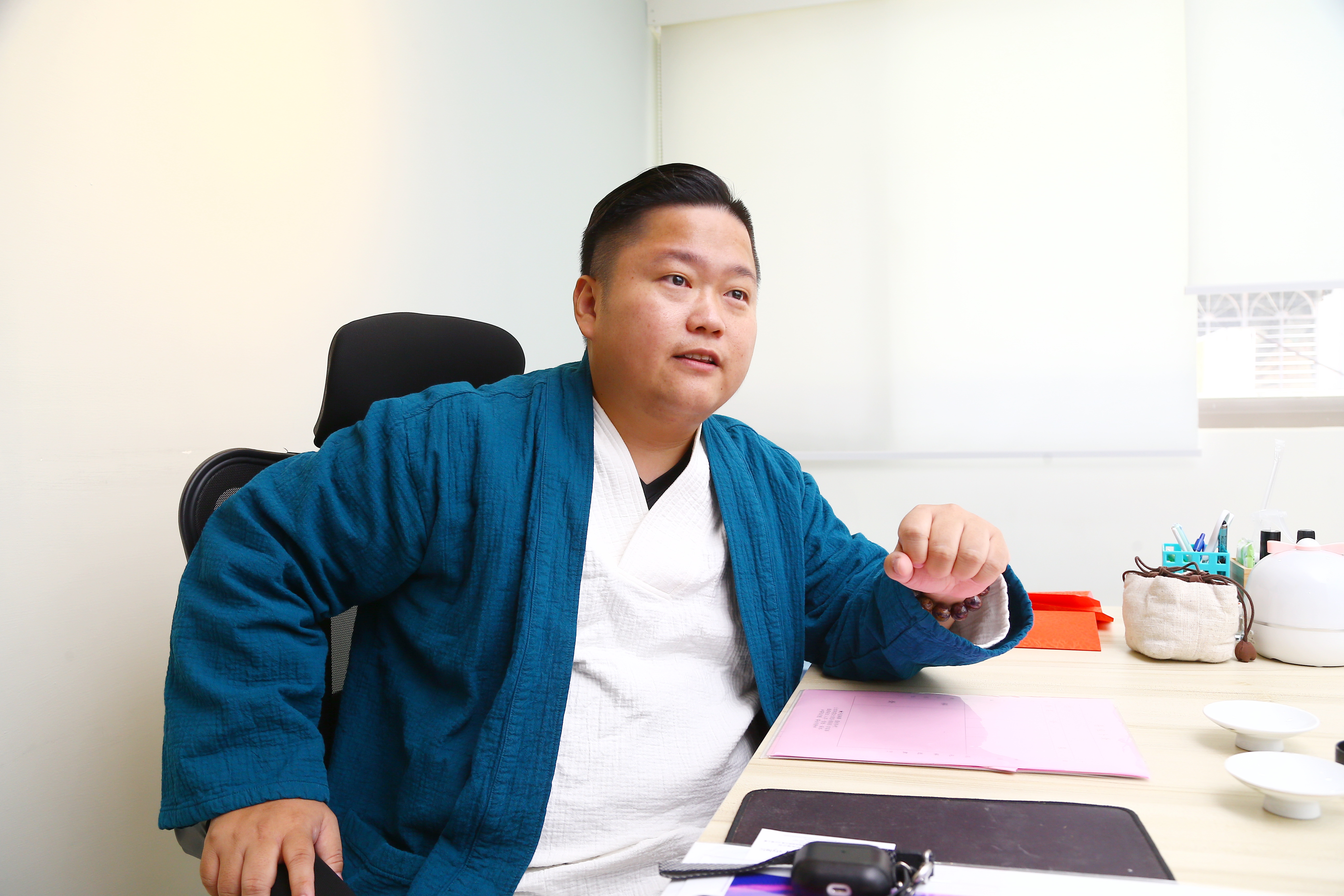 17LIVER紅牛曾為一家人找到過世阿嬤深藏的金飾。（17LIVE提供）