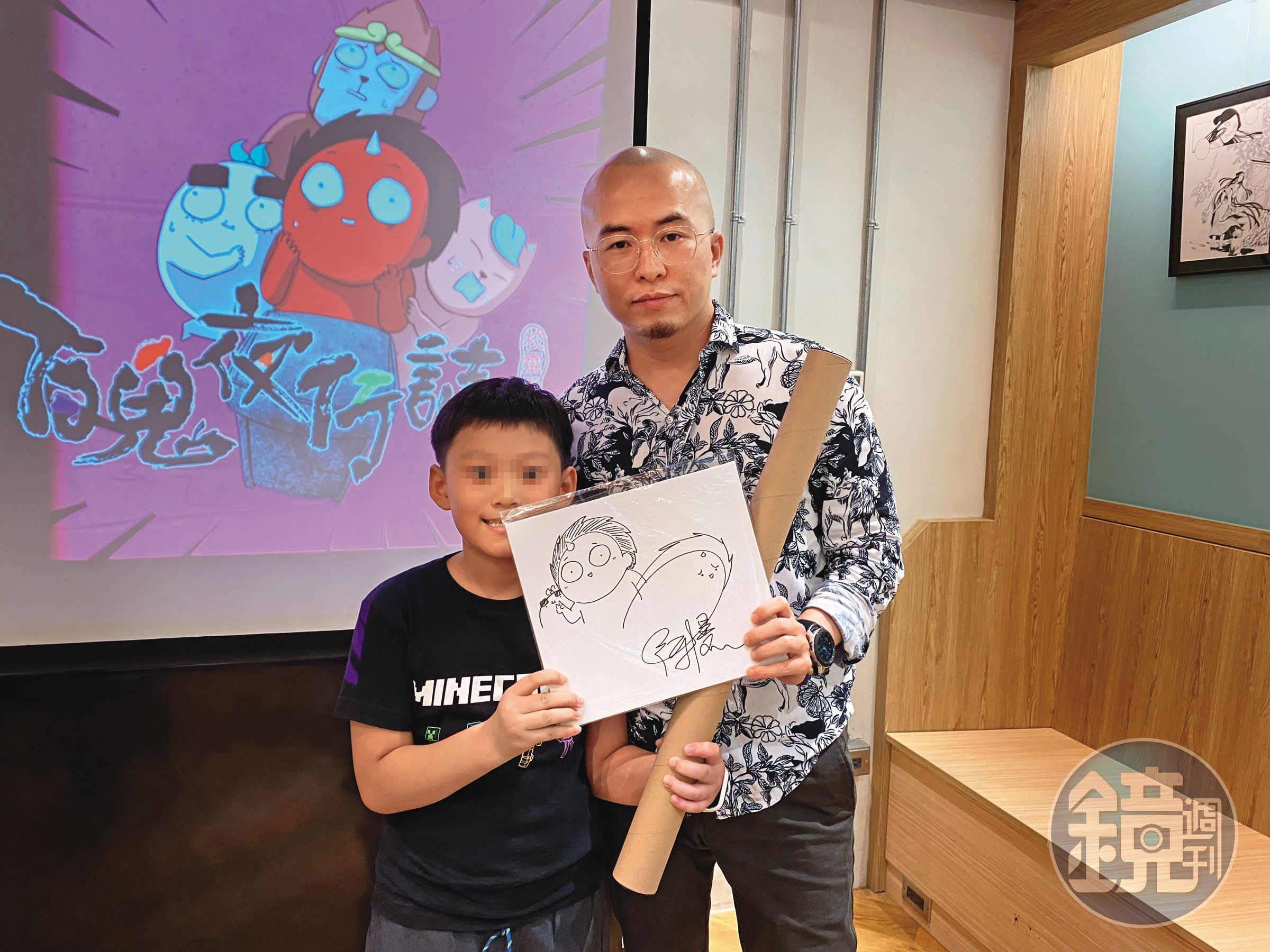  阿慢（右）的Q版畫風及獨特幽默，讓《百鬼夜行誌》有不少年輕粉絲。（時報出版提供）