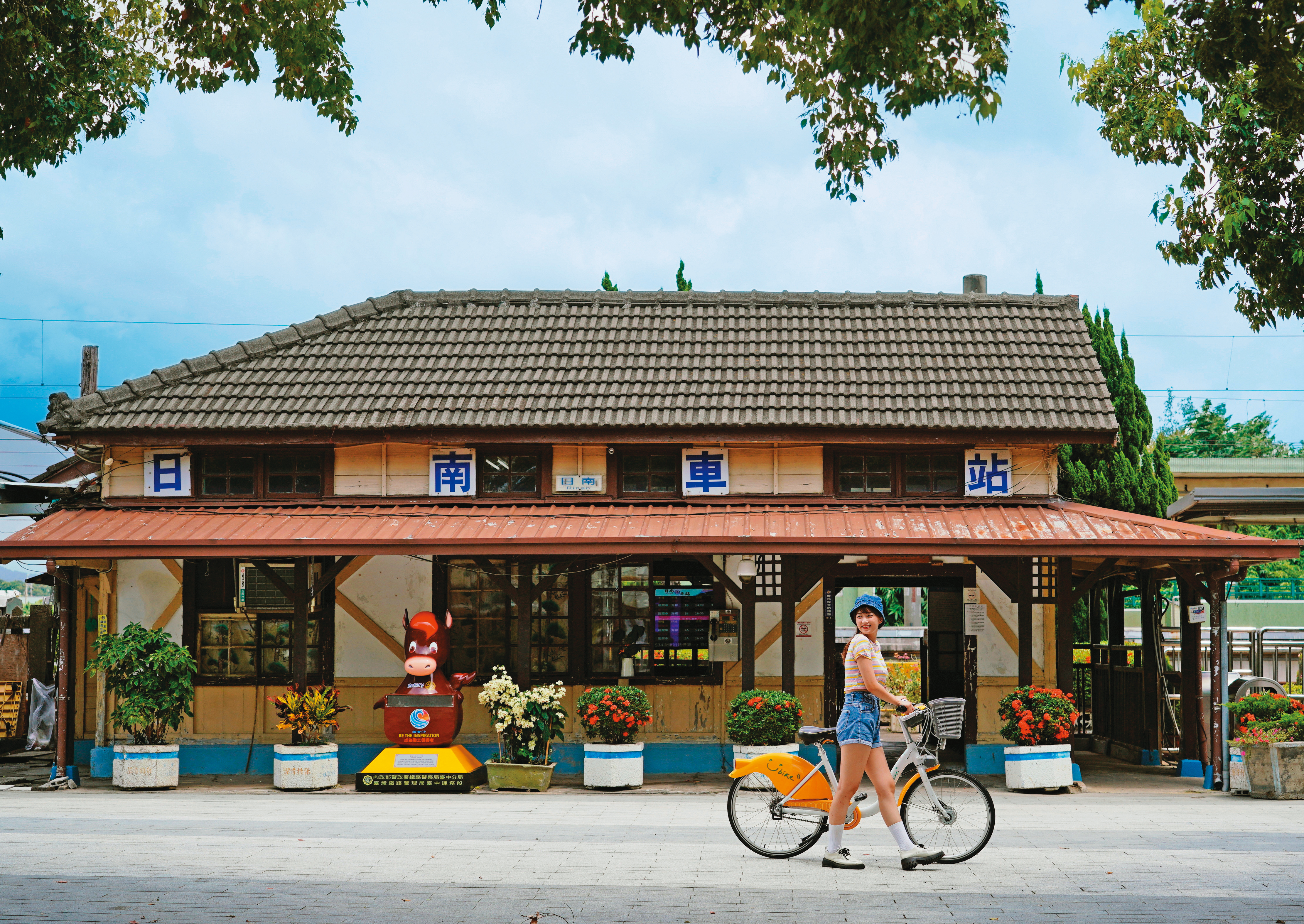 古色古香的日南車站，為日治時期常見的木造建築。