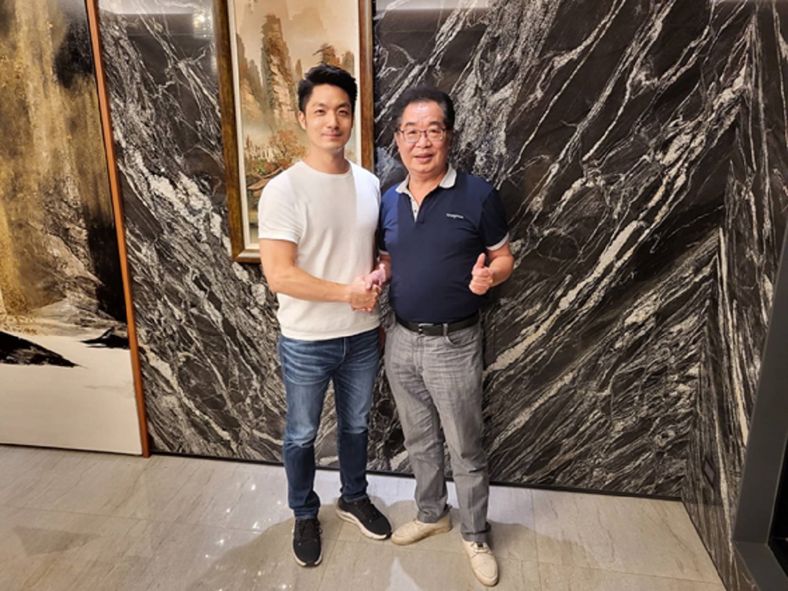 蔣萬安與謝福弘在苗栗見面互相表達支持,期望穩定地方藍營系統,依靠團結贏得選戰。(謝福弘團隊提供)