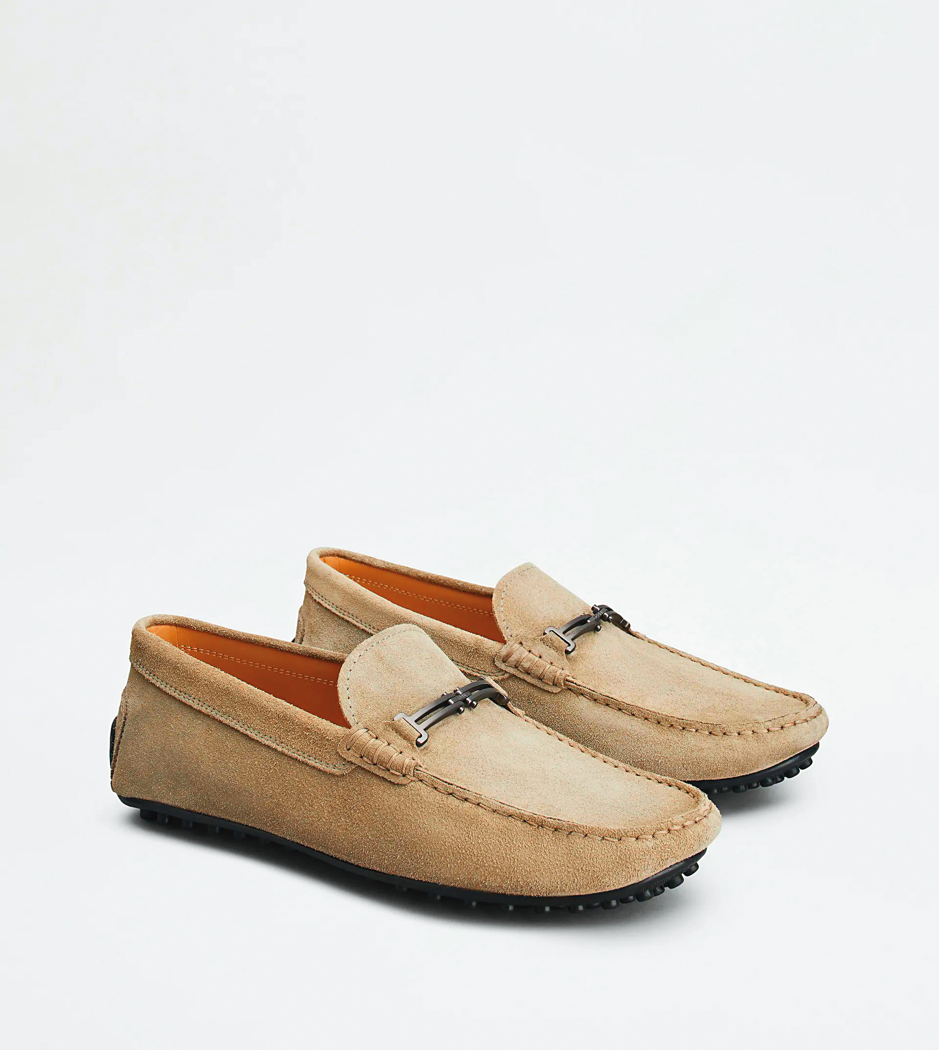 DOUBLE T膠底豆豆鞋NT$26,300。（TOD'S提供）