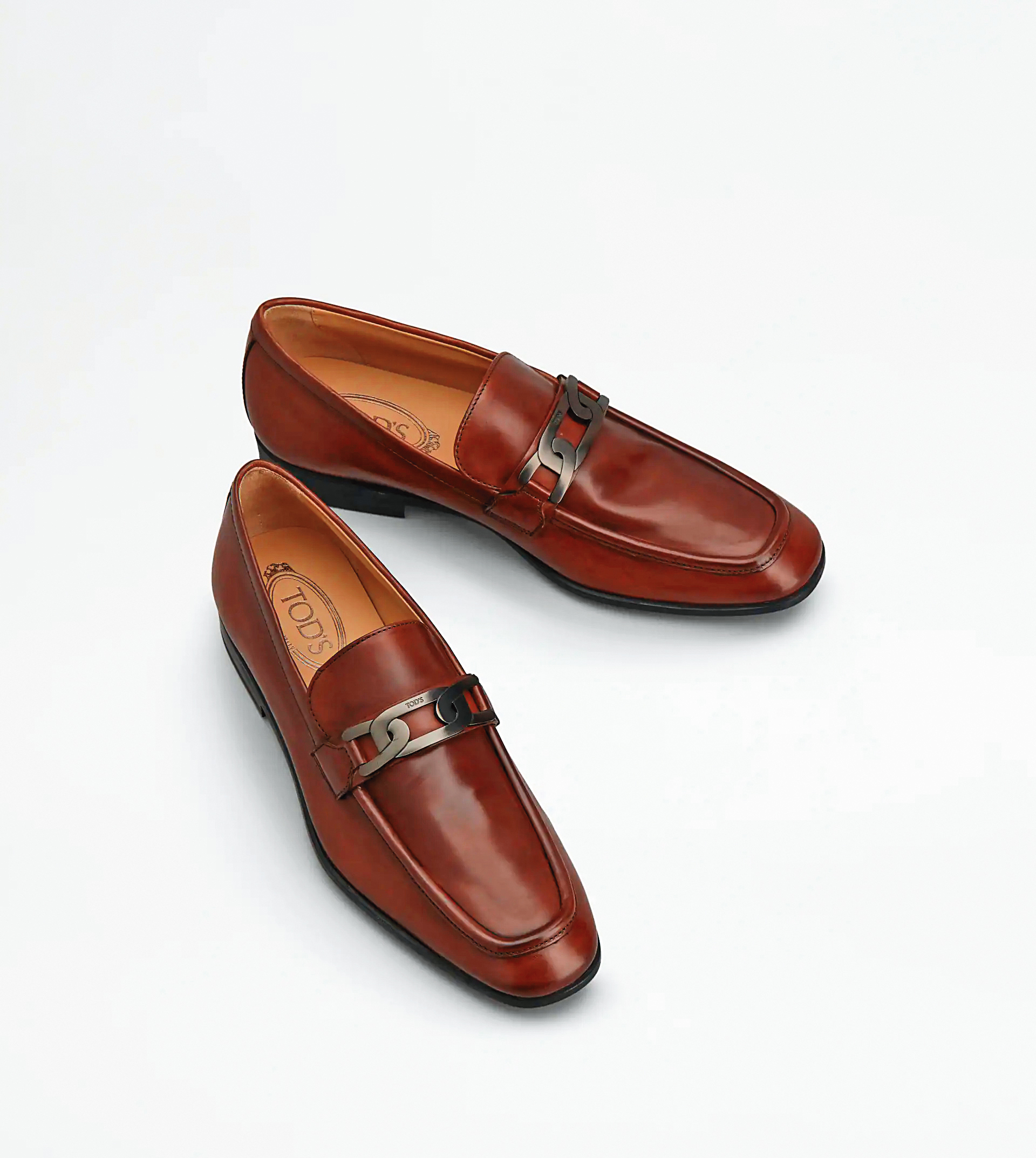 KATE膠底樂福鞋NT$24,000。（TOD'S提供）