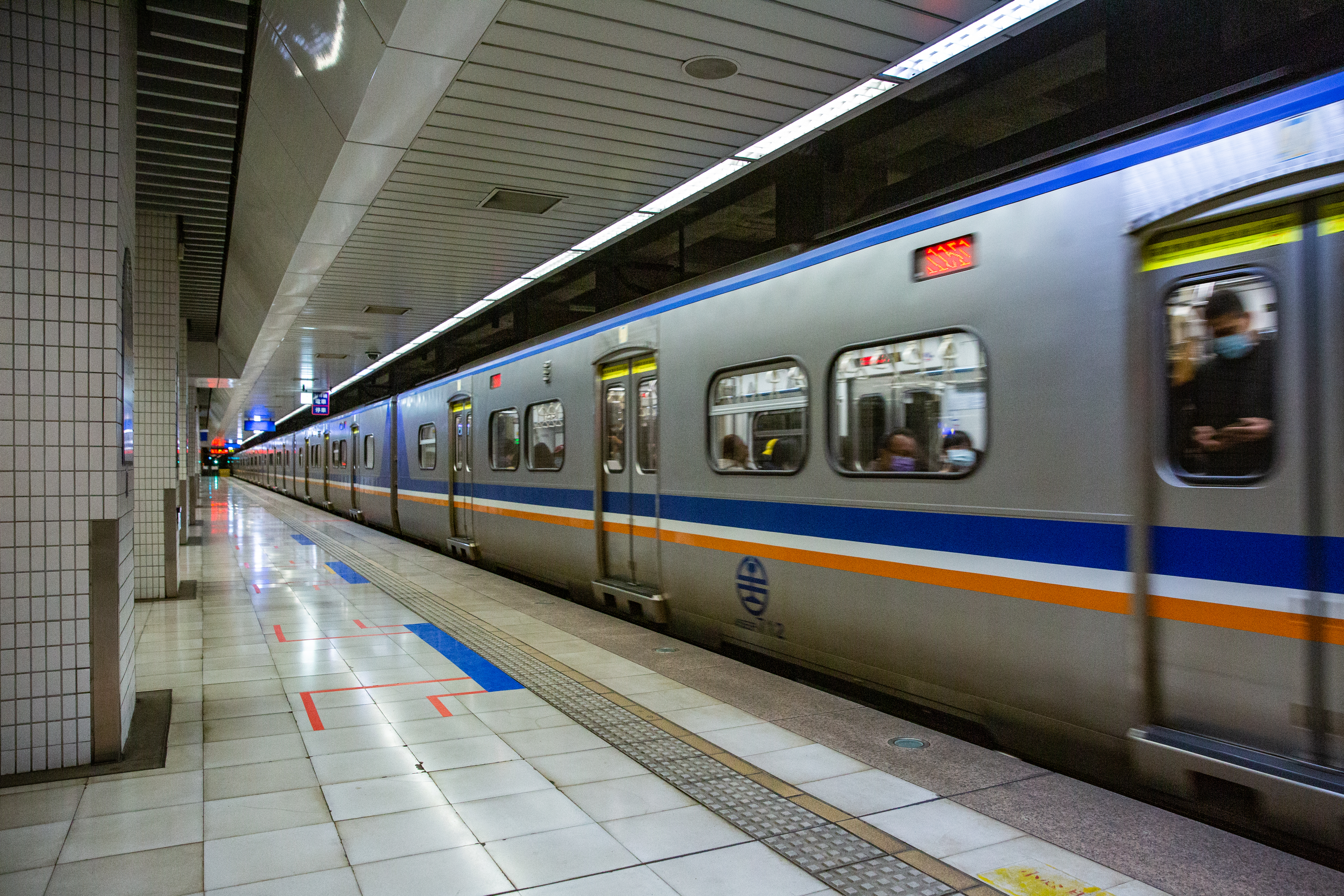 嫌犯恐嚇台鐵，若不想讓列車變廢鐵，要求提供贖金。（示意圖）