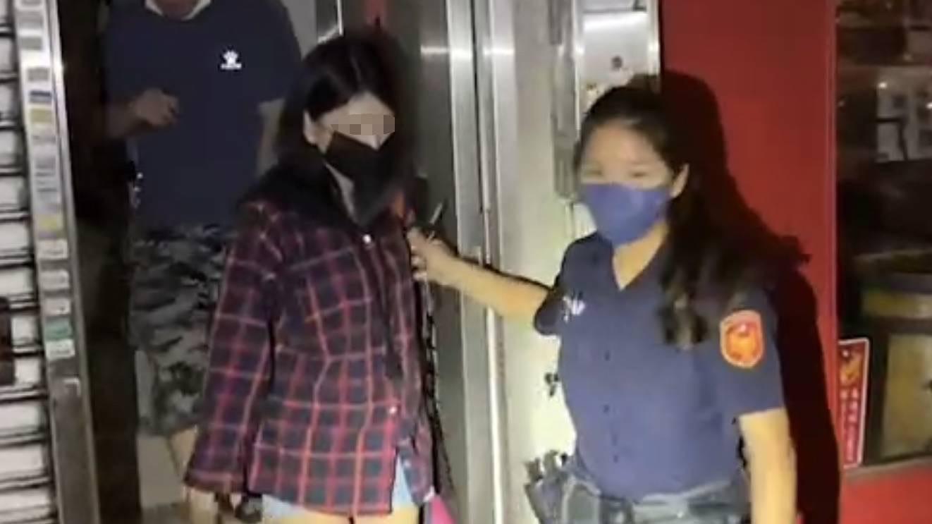 警逮美女荷官。(翻攝畫面)