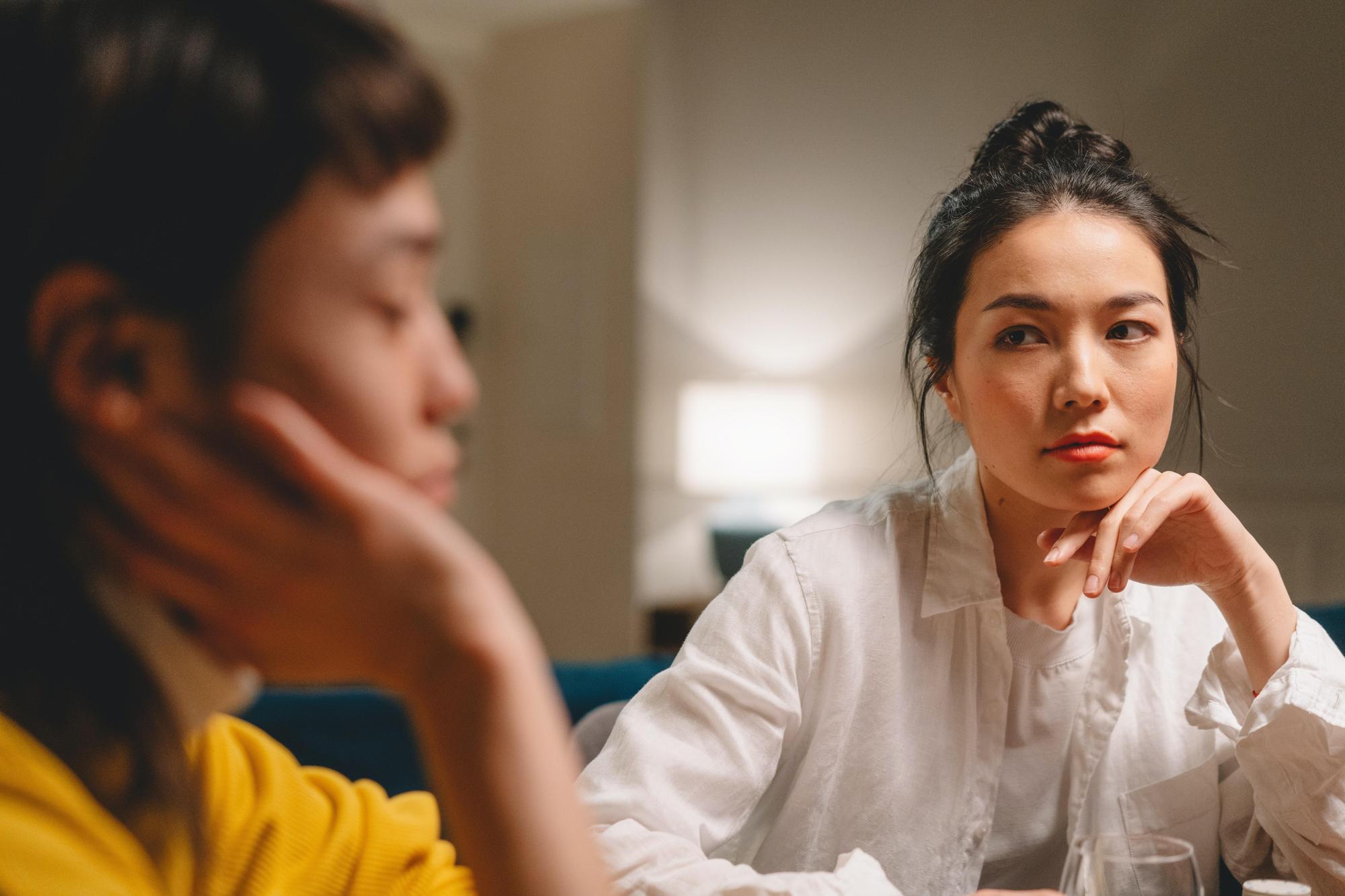 一名女網友抱怨嫁入豪門的朋友明明衣食無憂，卻老是愛找她抱怨生活。（示意圖 Pexels）
