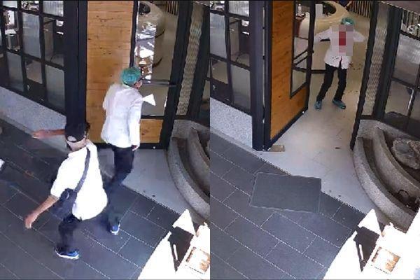 男子行凶後並未逃離現場，驚魂未定的受傷鍾男再開門查看時，可見白袍上染血。（翻攝畫面）