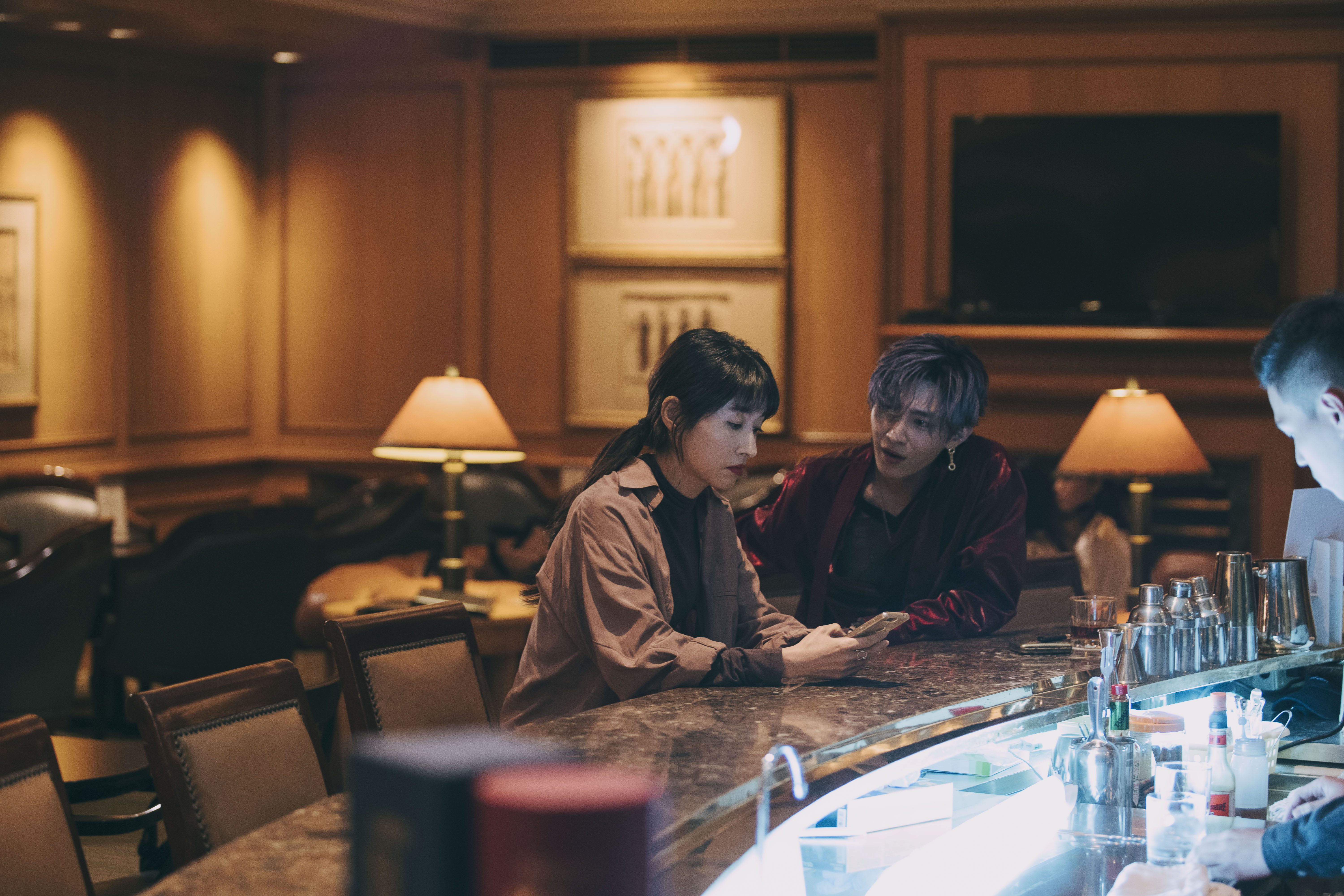 田中千繪和炎亞綸在戲裡是相愛相殺的經紀人和藝人關係。（絡思本娛樂製作）