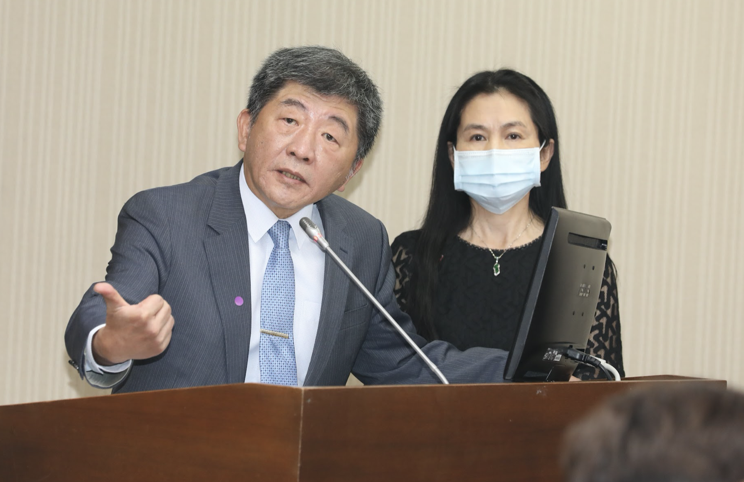 民進黨北市長參選人陳時中昨（29）日因一張吃泡麵照引起熱議，今反擊對手「惡意揶揄大可不必」。（資料照）