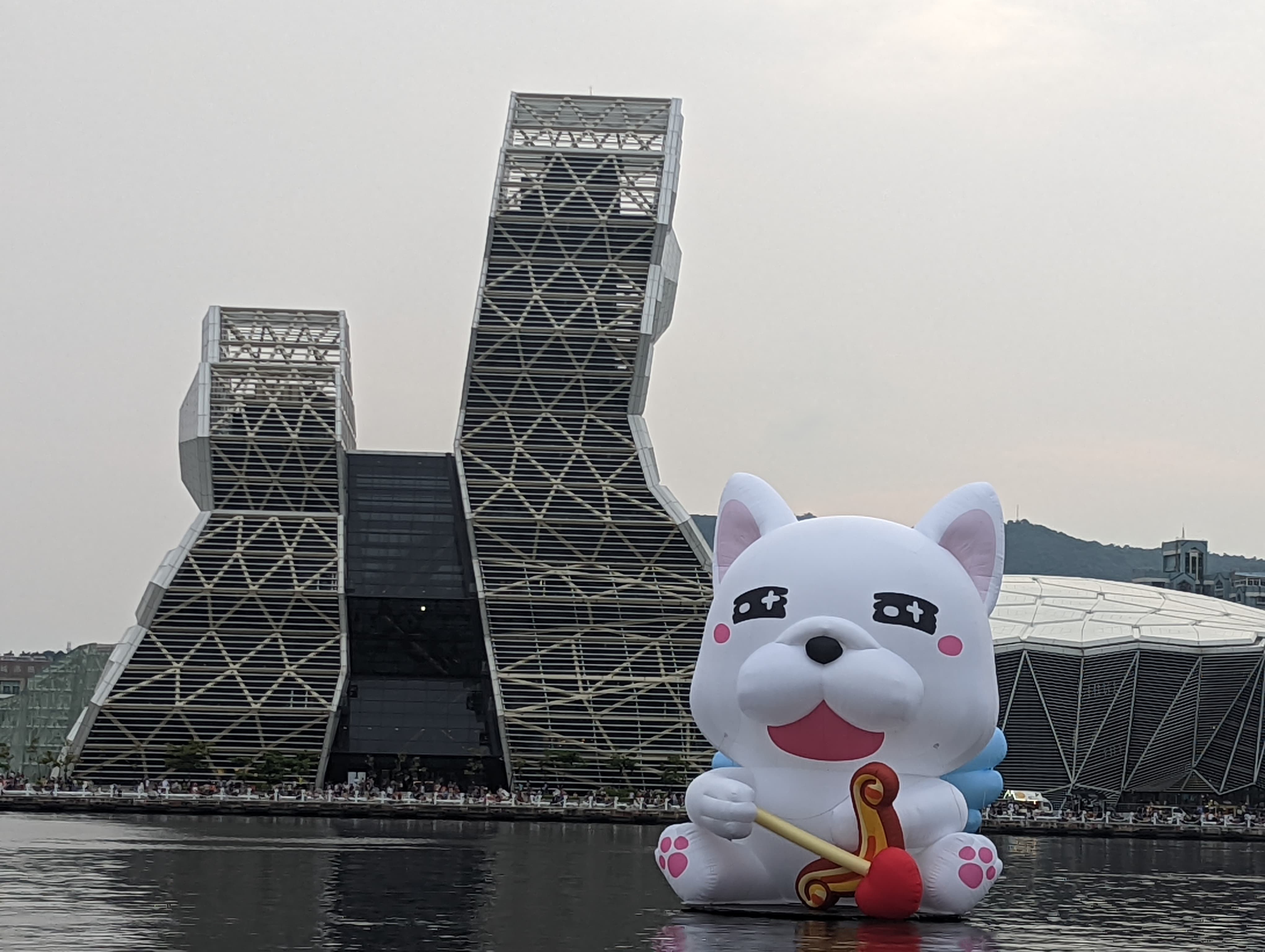 貼圖明星「豆卡頻道」也登上愛河。