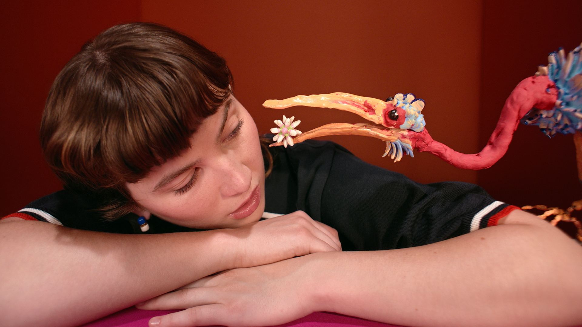 A Remedy珠寶系列將苦口的藥丸變成珠寶，並搭配搶眼的動物造型。（Miu Miu提供）