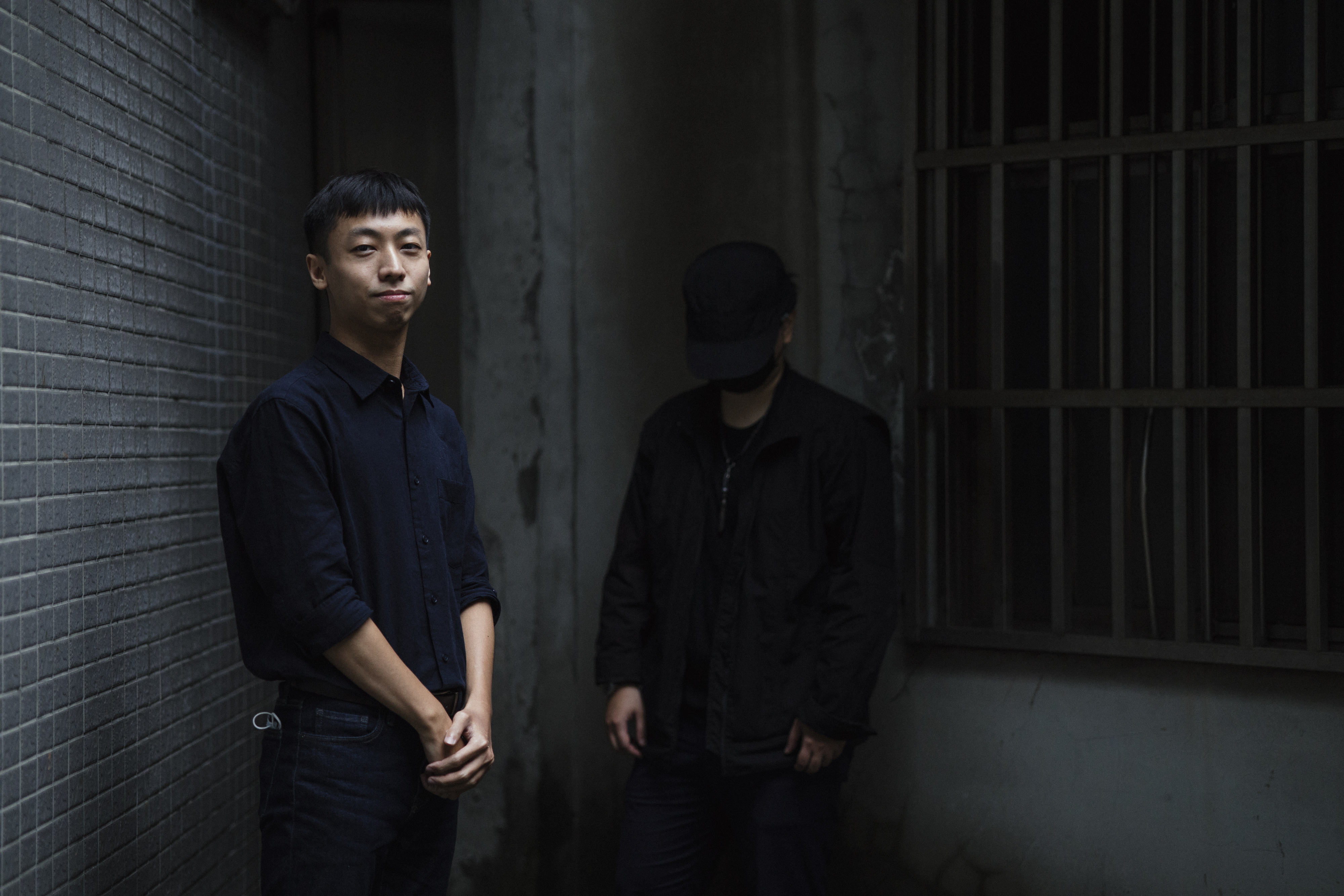 《永夜山》由食夢蟹（左）編劇、黃踹（右）負責分鏡與作畫。