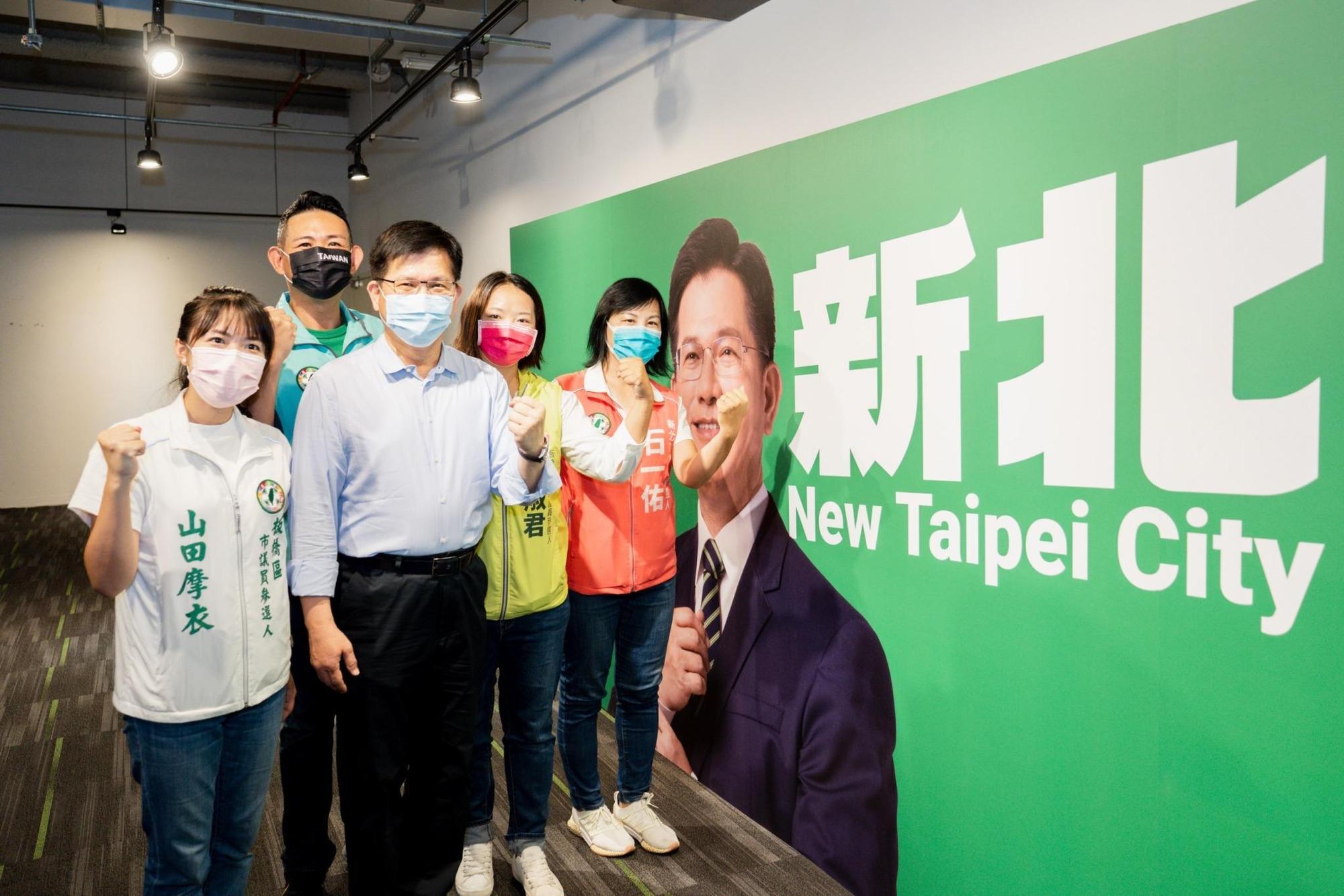 林佳龍今天預告,接下來會陸續提出新北首都圈政見,和發言人、議員參選人體檢侯市府施政。(林佳龍團隊提供)