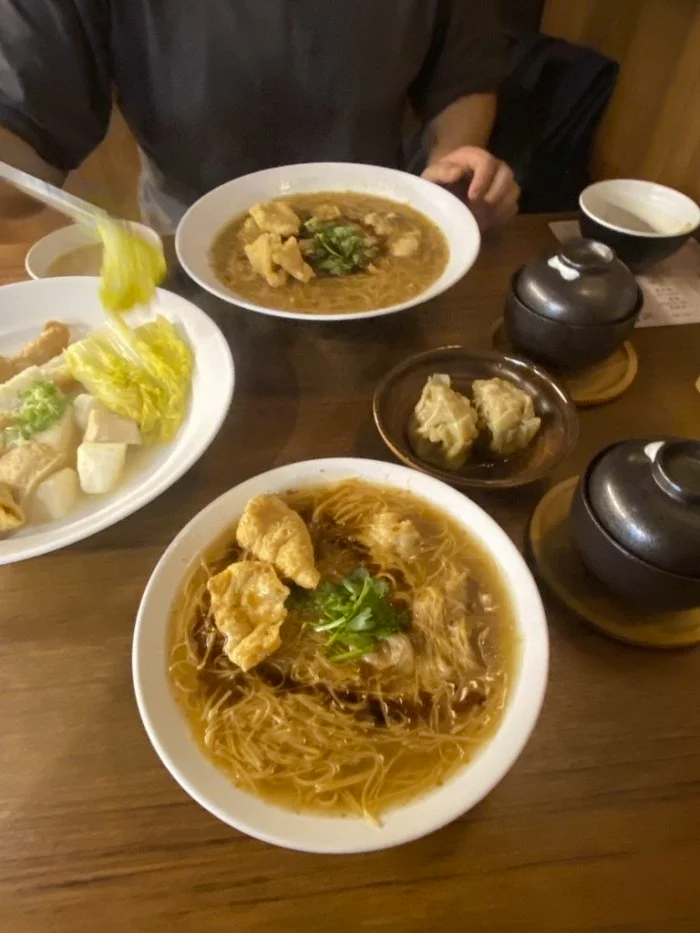天菜男點了一桌菜卻稱沒帶錢吃飯,原PO只好買單。(翻攝 Dcard)