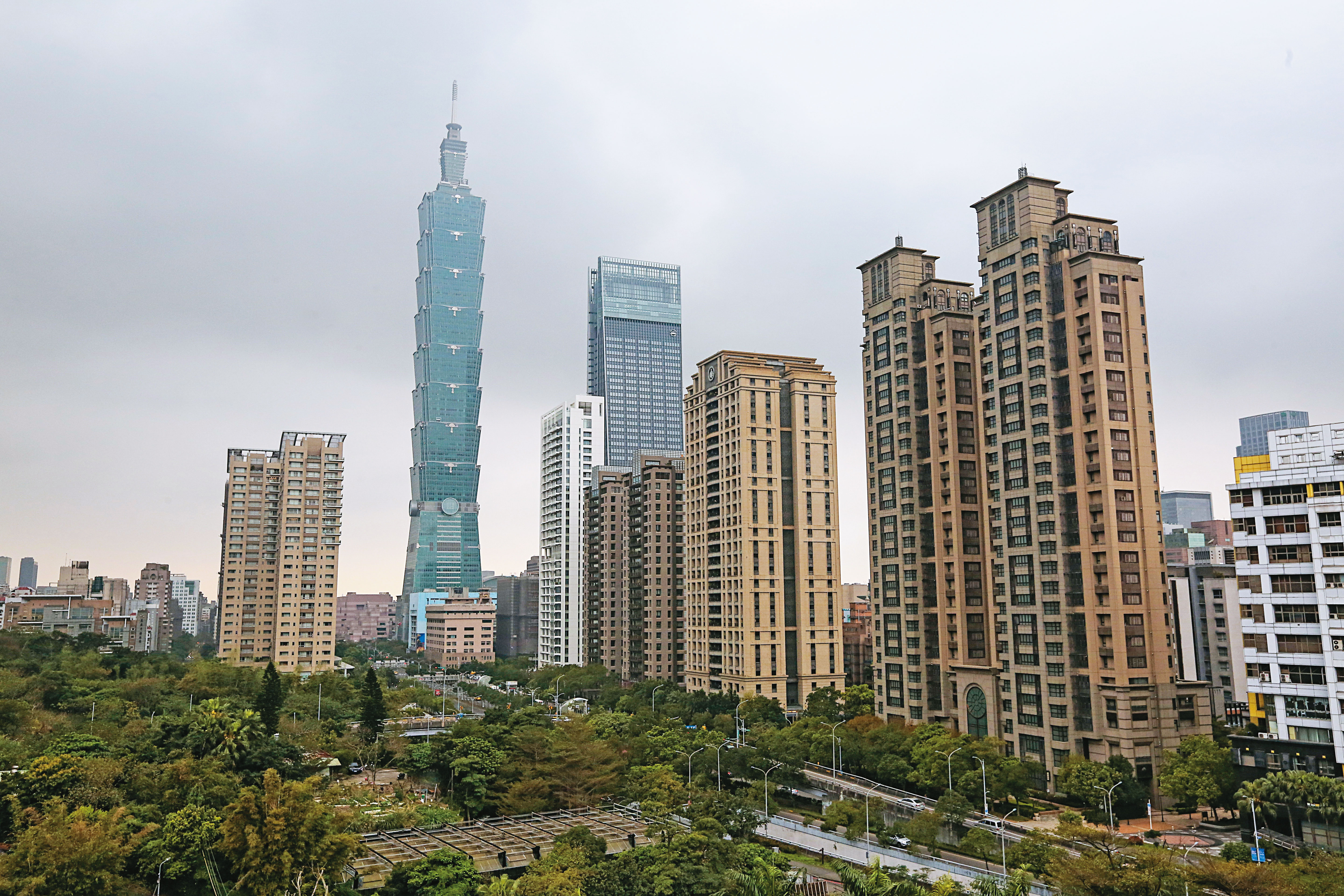 林秉樞得知富商友人買北市信義區豪宅，竟宣稱可找立委喬到一％房貸。