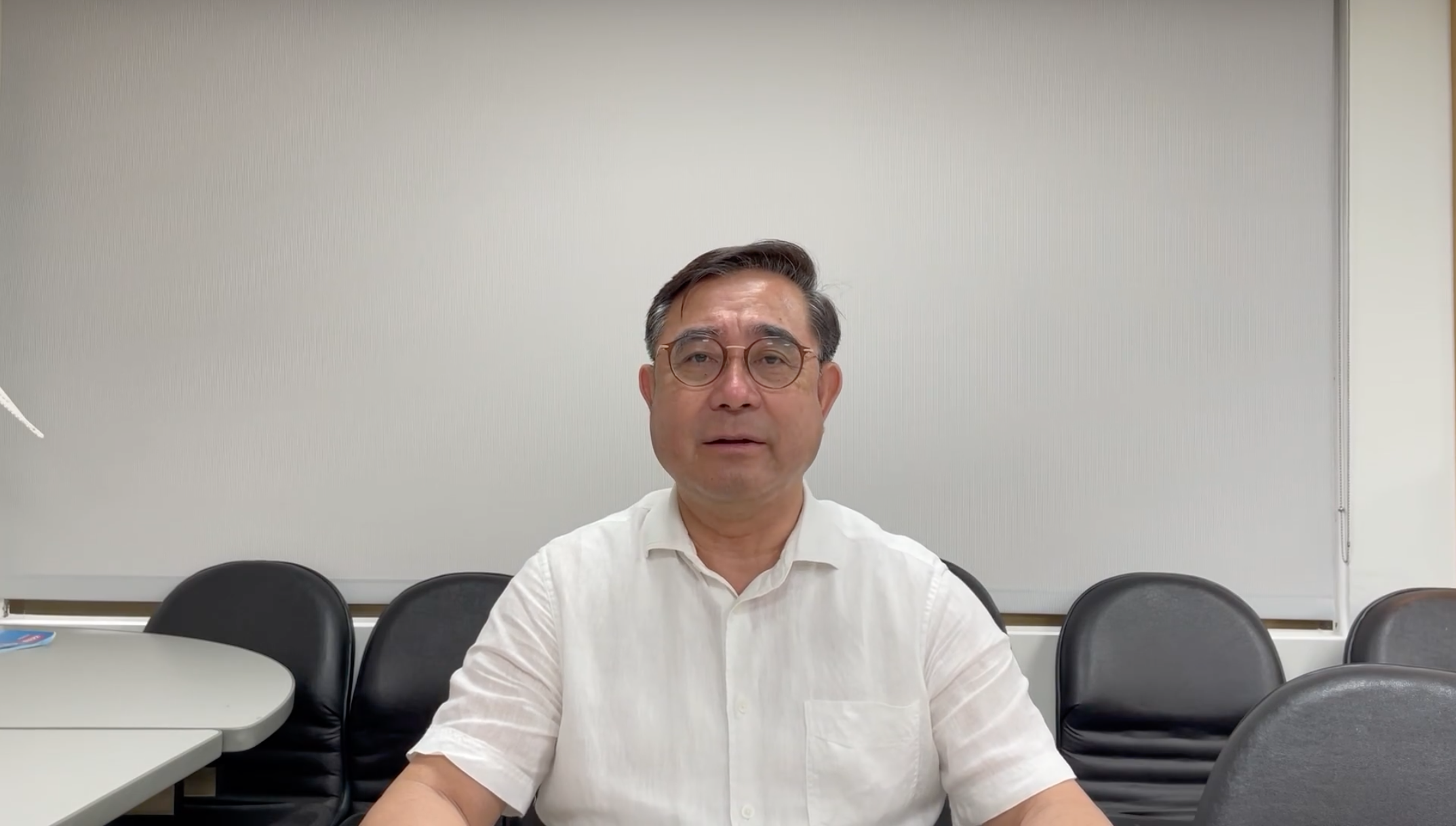 吳成典在臉書發布影片嚴正反對裴洛西來台，甚至還稱要去飯店抗議。（翻攝自吳成典臉書）