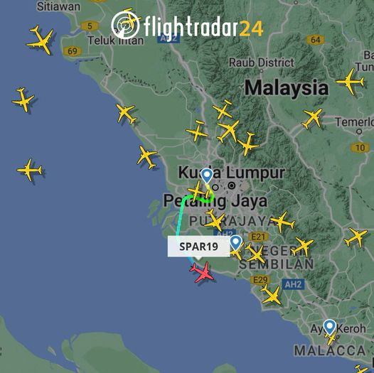 專機「SPAR19」下午3時42分起飛。（翻自flightrador24）