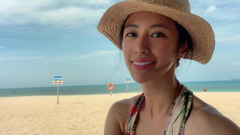 李蒨蓉在美國度假遇到布萊德彼特。（翻攝自李蒨蓉臉書）