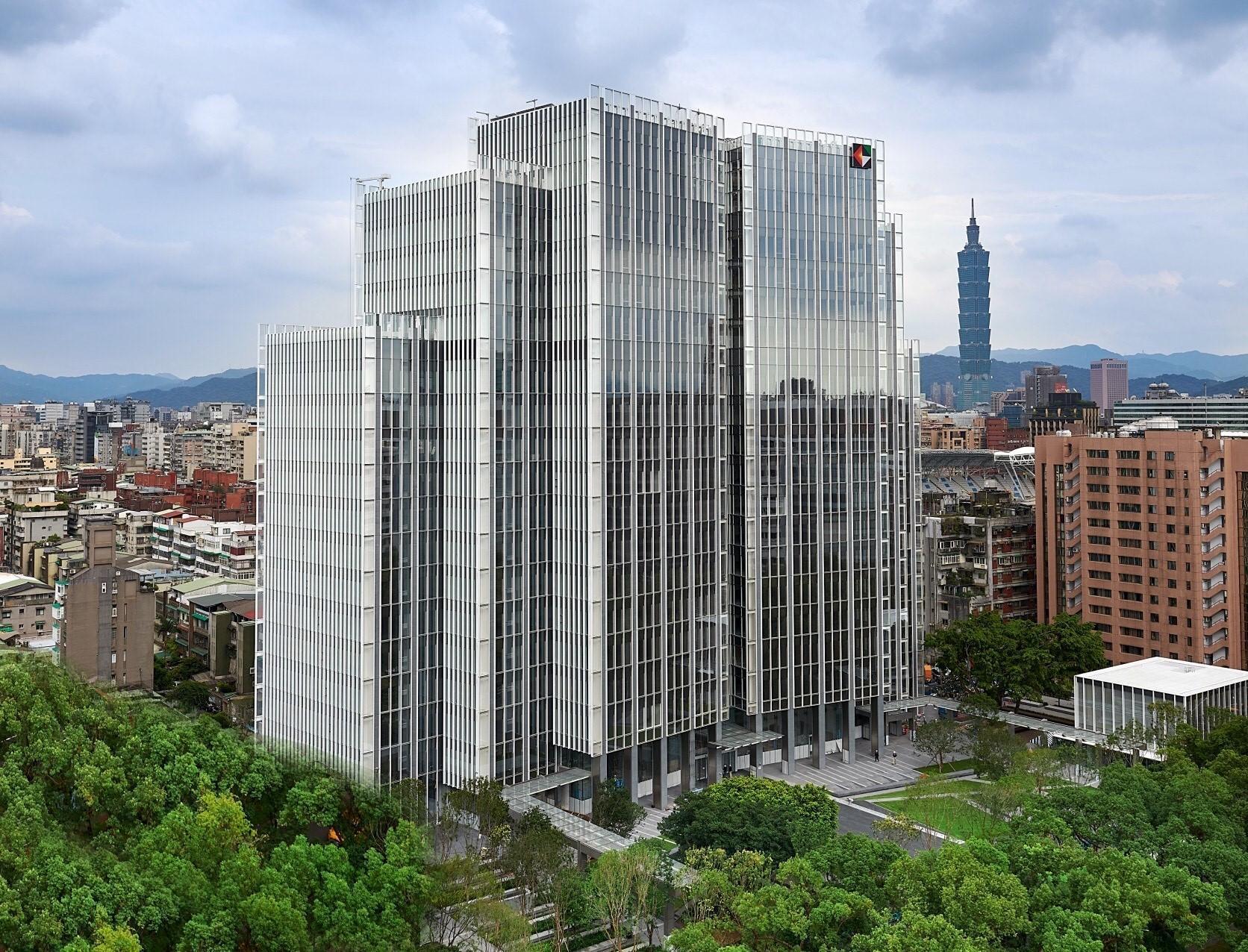 開發金因辜仲瑩插手業務違反公司治理原則,被金管會重罰。圖為中華開發金控大樓。(開發金控提供)