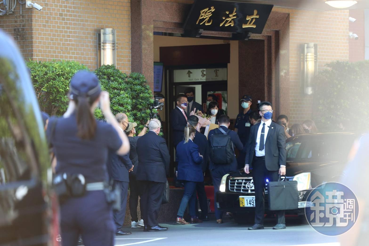 游錫堃今仍快篩陽,改由蔡其昌接待裴洛西。