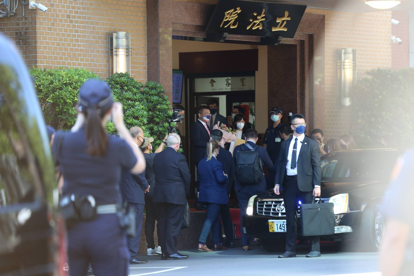 游錫堃今仍快篩陽,改由蔡其昌接待裴洛西。
