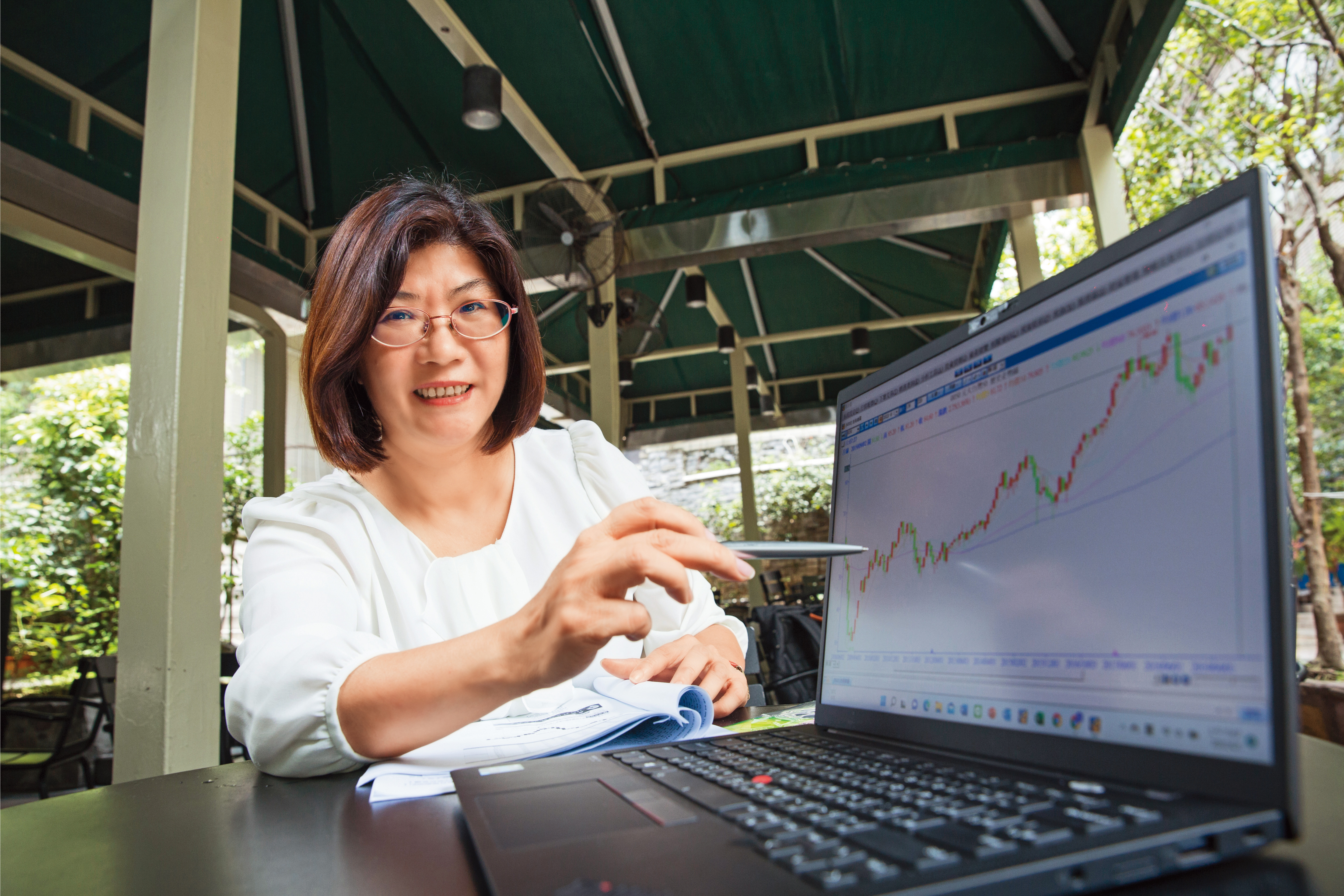 去年從高中教職退休的孫鳳群，透過ETF及定期定額策略，將退休金穩穩變大。