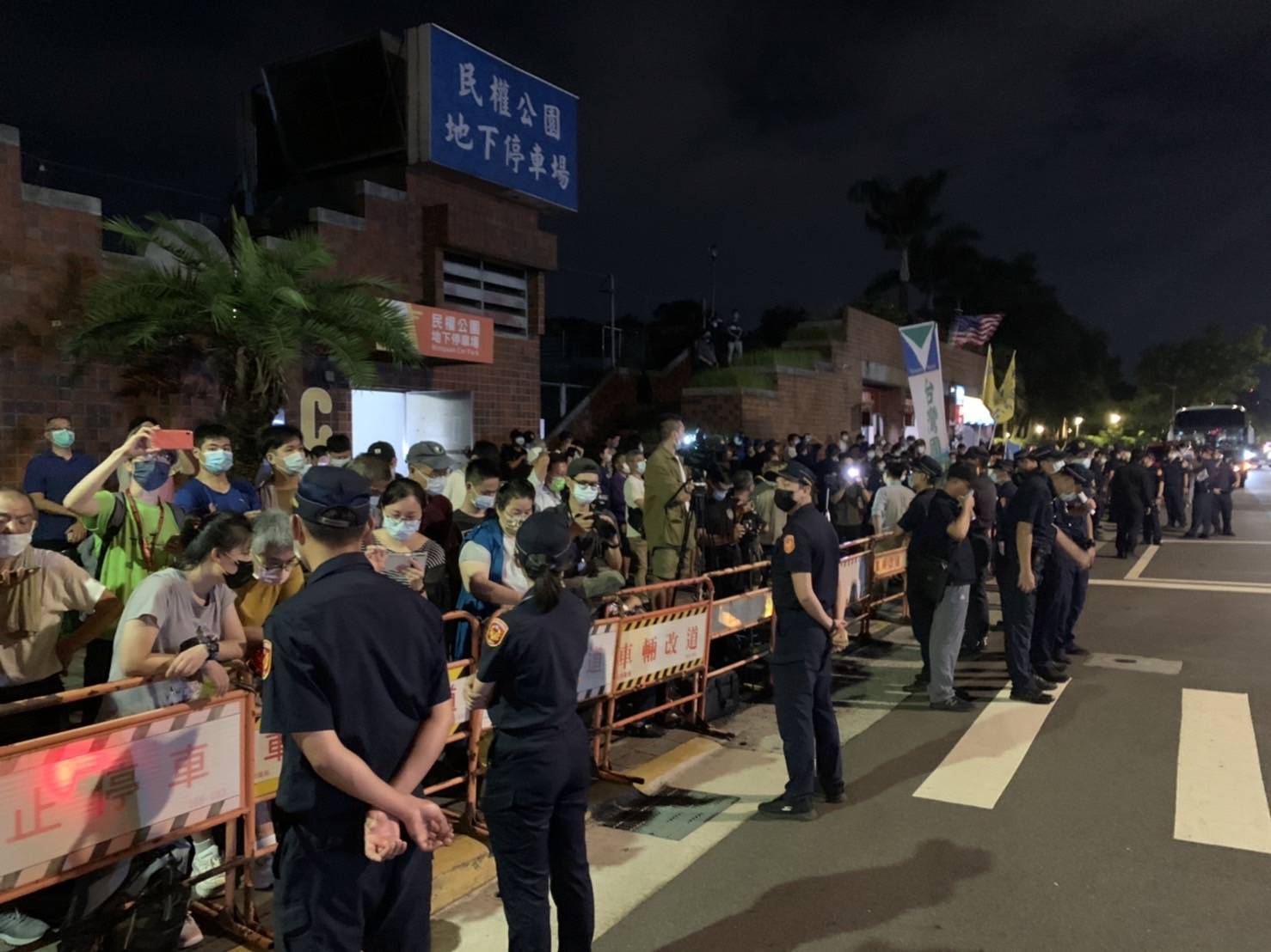 警方維安點滴不漏，維護裴洛西訪台期間安全。（警政署提供）