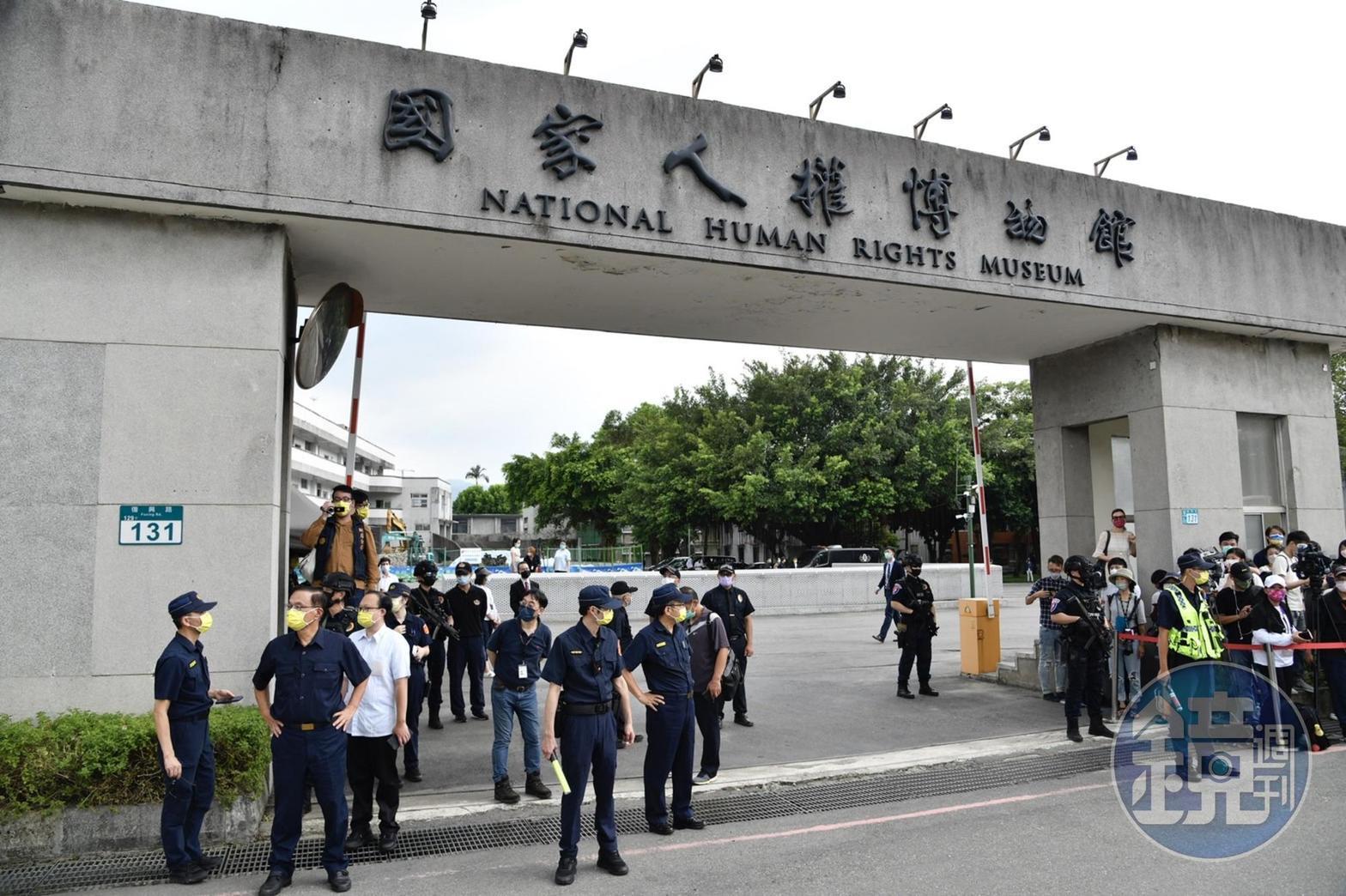 裴洛西今下午拜訪景美人權園區、與林榮基等3名人權人士會面,本刊掌握消息指出,此行程是美方主動要求安排。