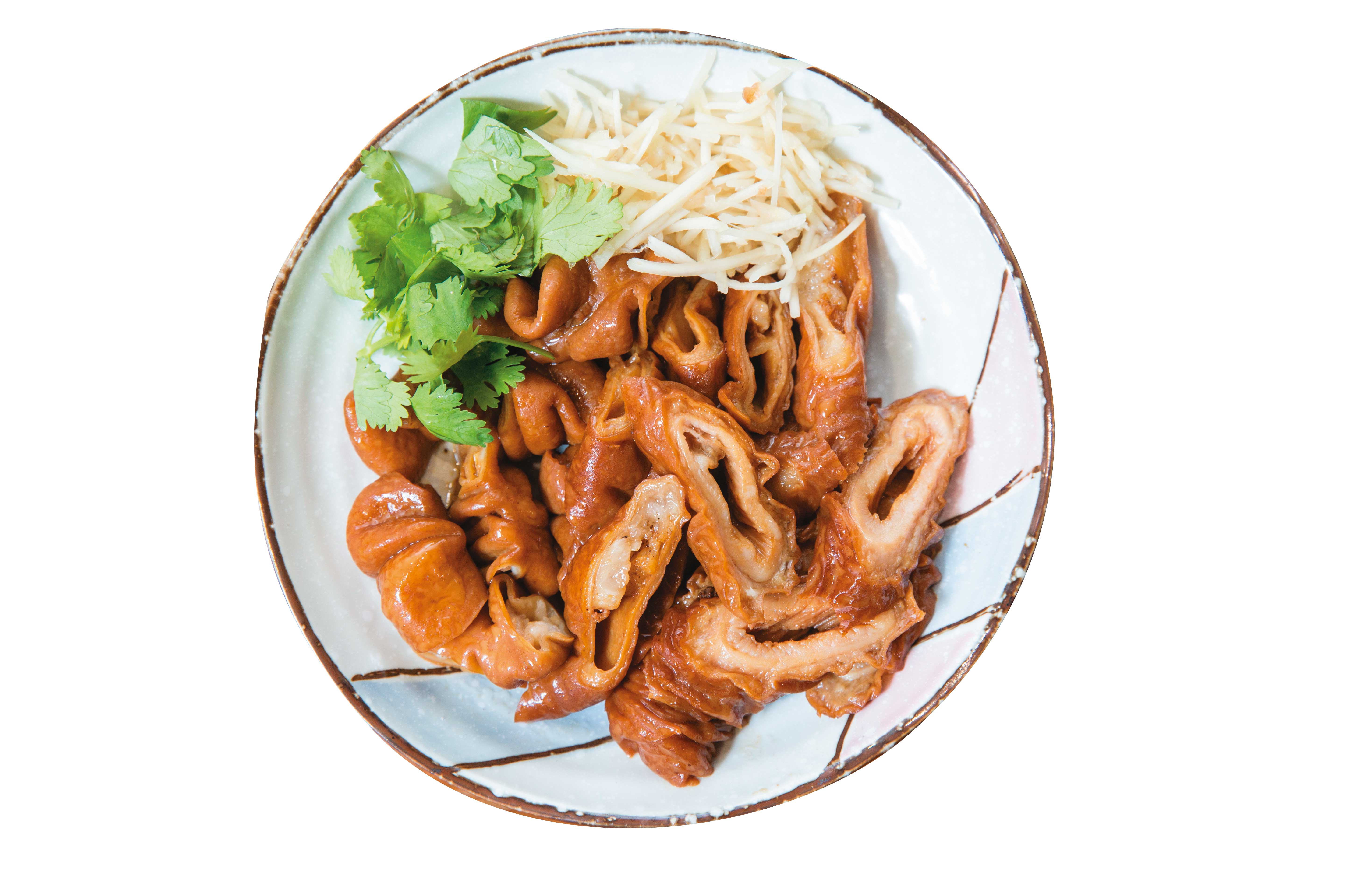 滷味中,大腸最費工,需要先汆燙,再整條翻整清洗數次,完全無腥味。(24元/兩)