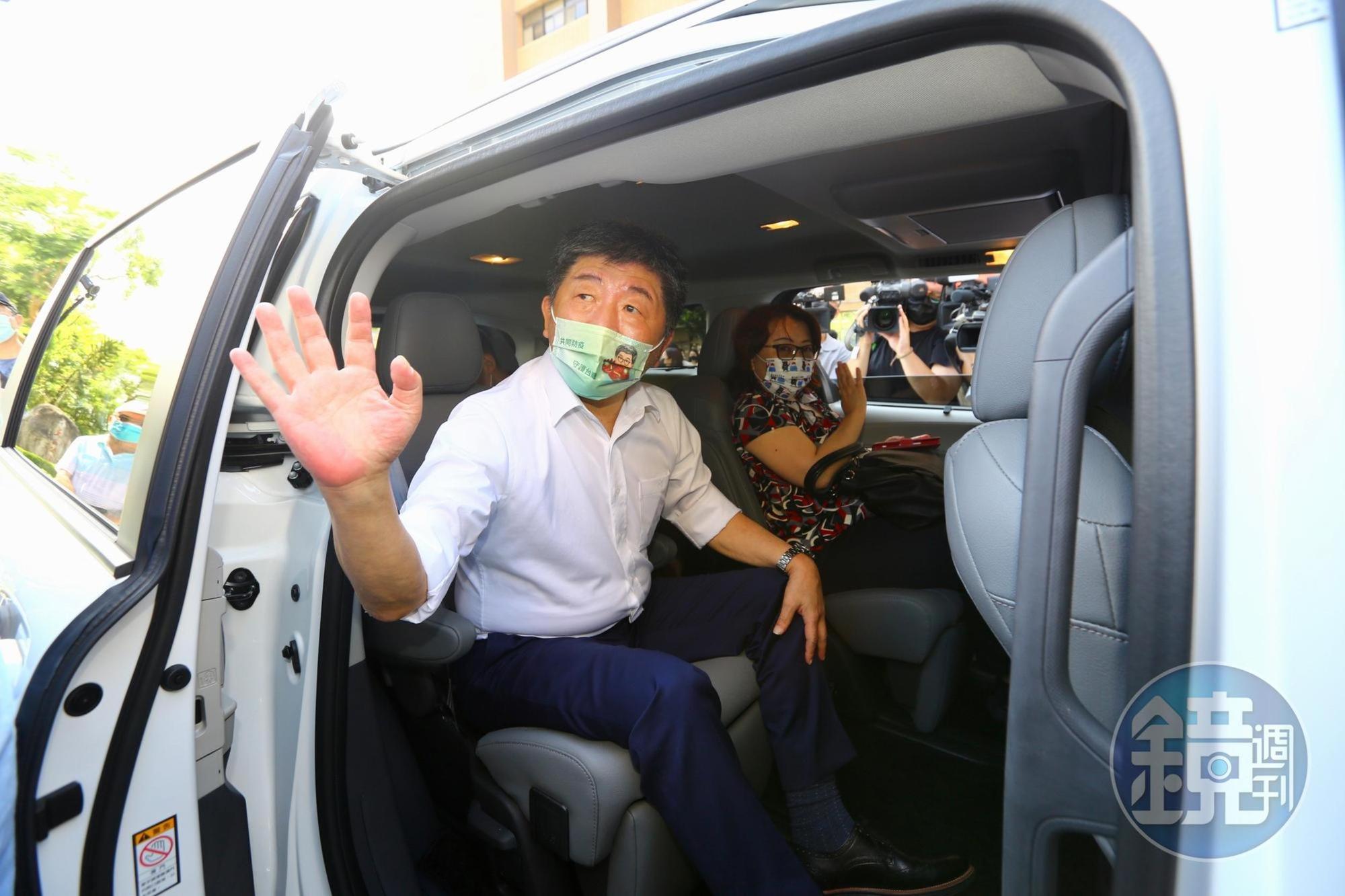 陳時中也出席治安社區研習觀摩會議，對於中共軍演，他認為大家的心要「抓乎定」。