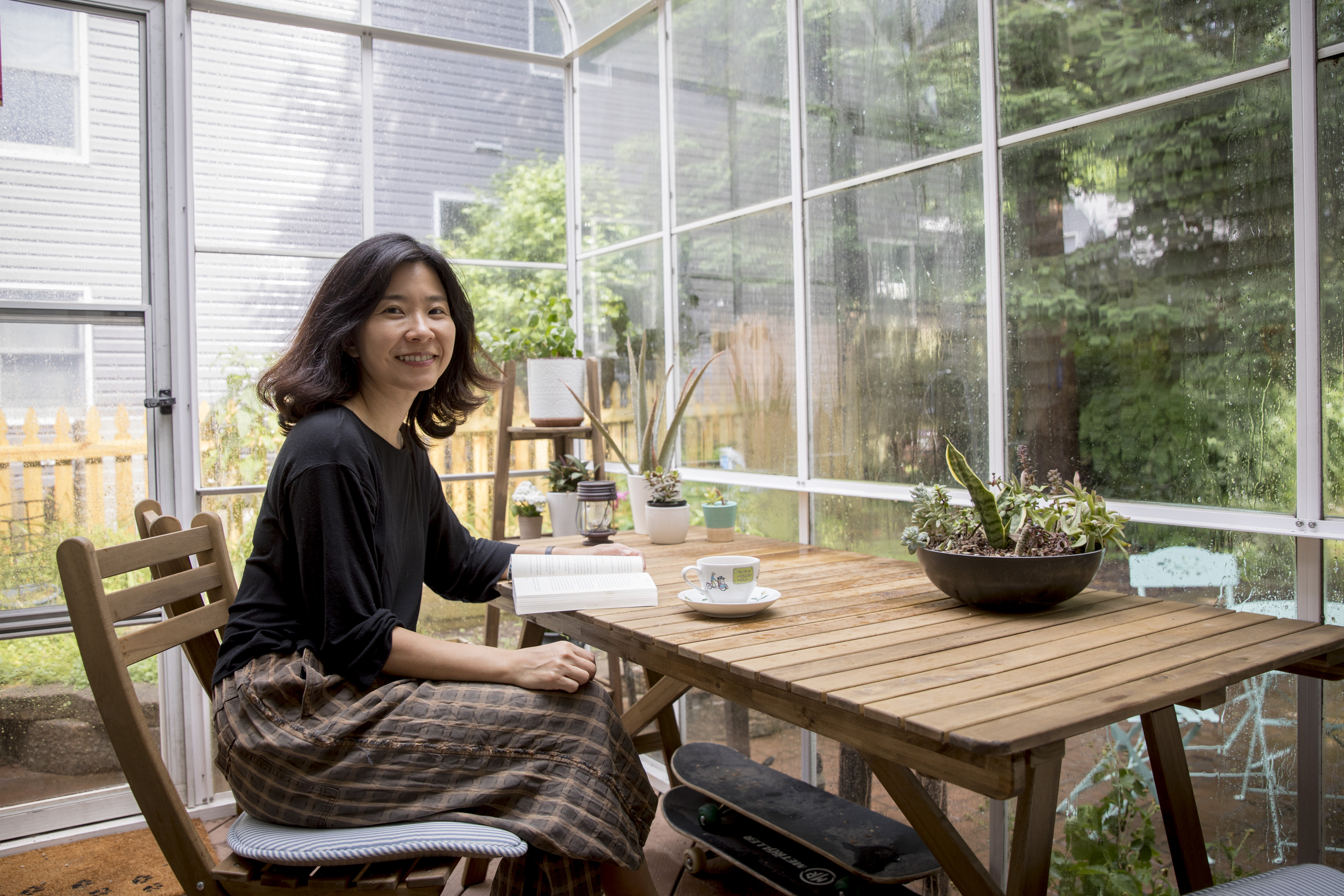 經歷來自不同政治立場者的網路攻擊，如今莊祖宜在網路世界裡更懂得小心保護自己。