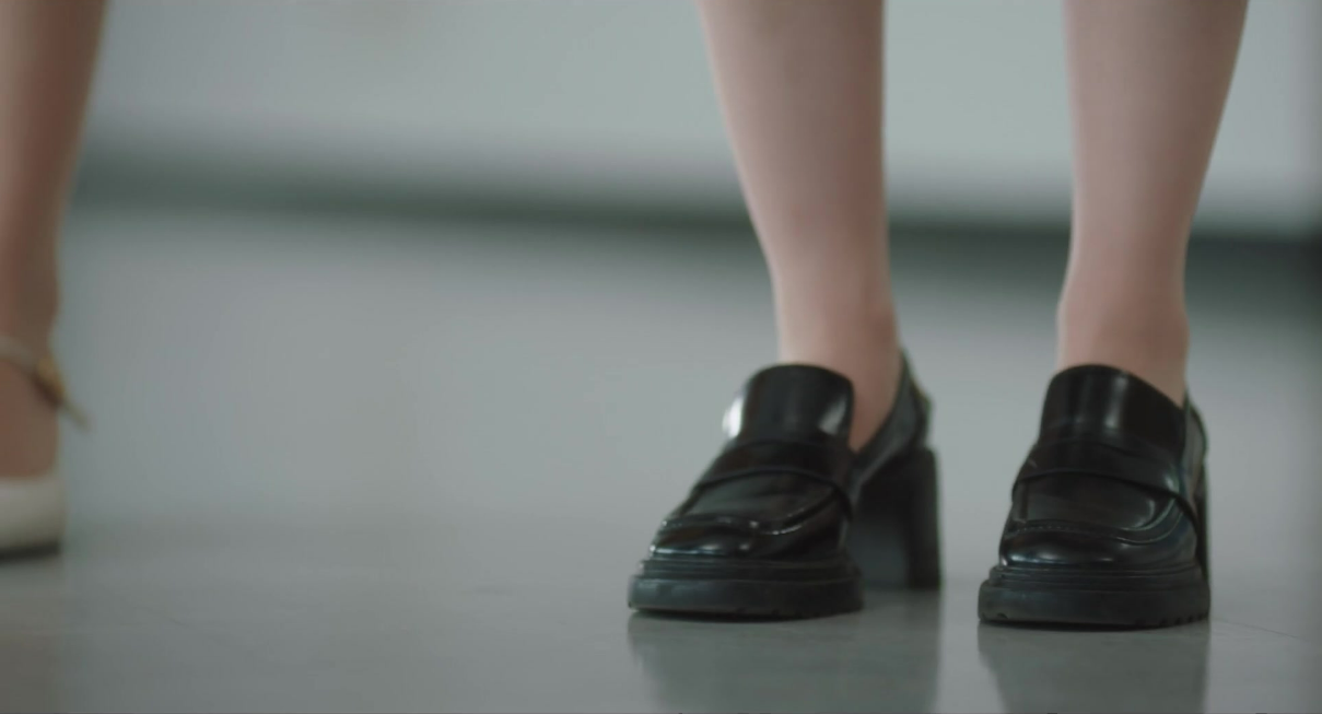 禹英禑的鞋來自CHARLES & KEITH。（CHARLES & KEITH提供）