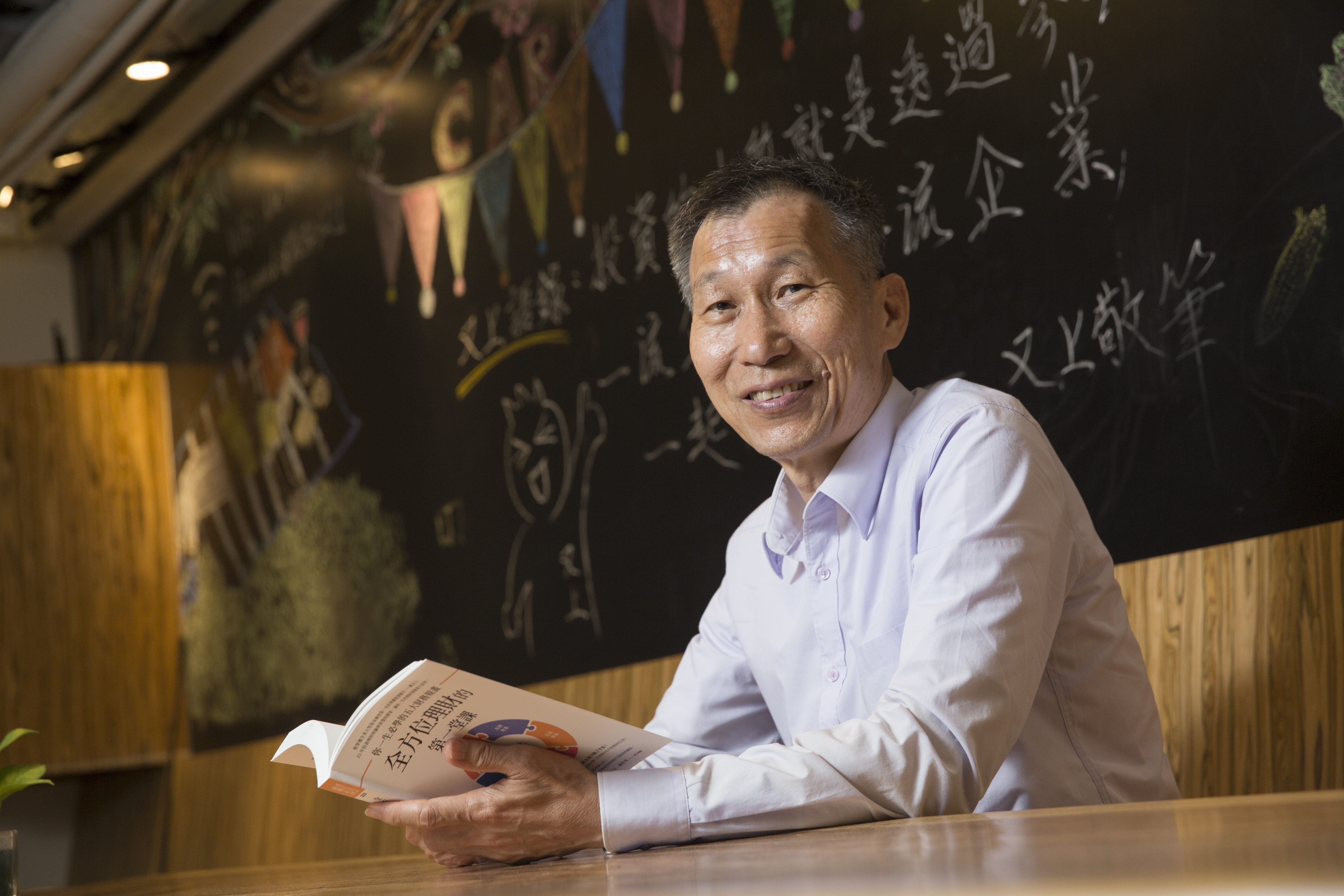 闕又上認為台股本益比不到11倍，已是相對便宜，可逢低布局績優股。