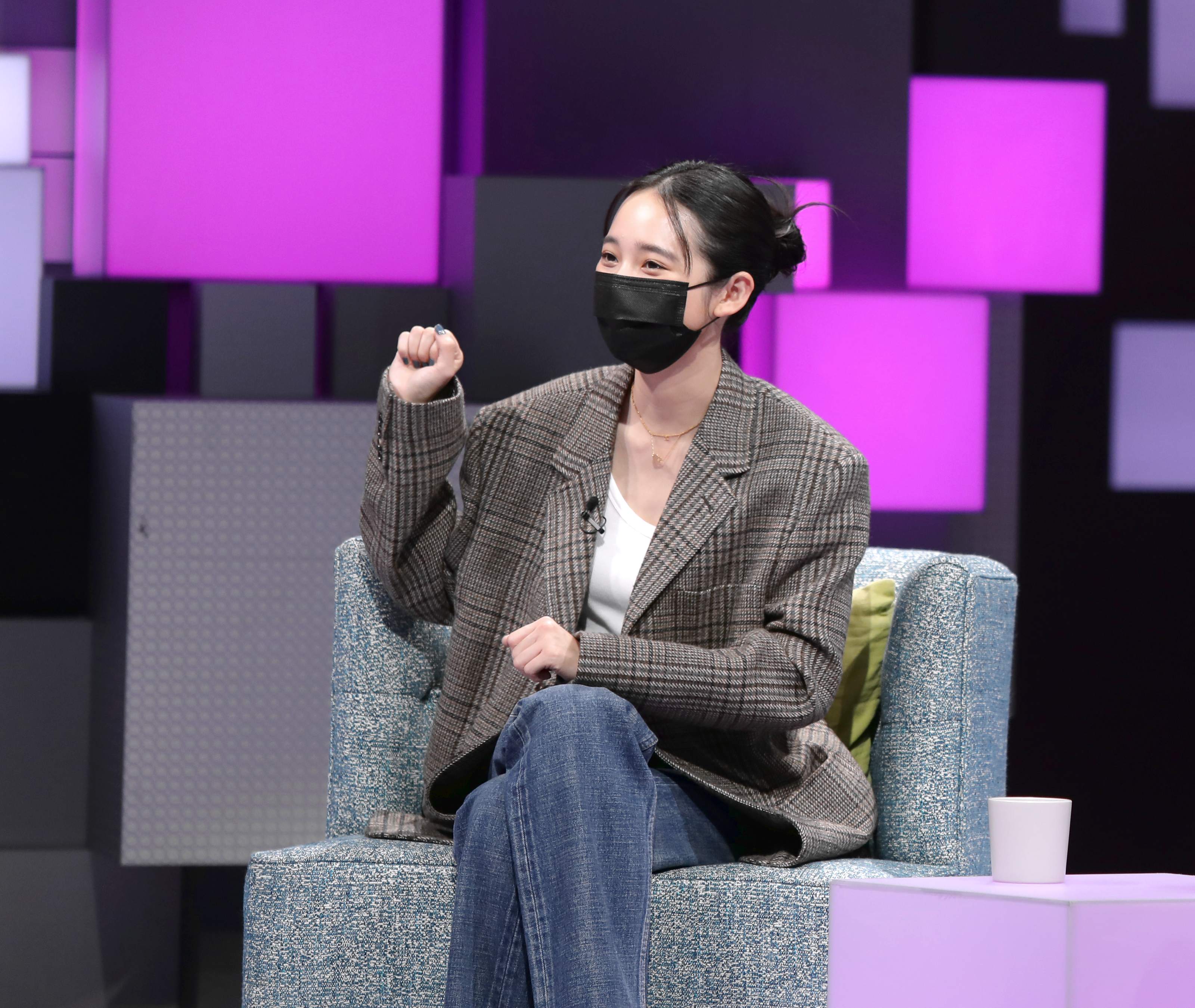 李沐在節目上透露自己略帶靈異體質,外出拍戲時狀況連連。(公視提供)