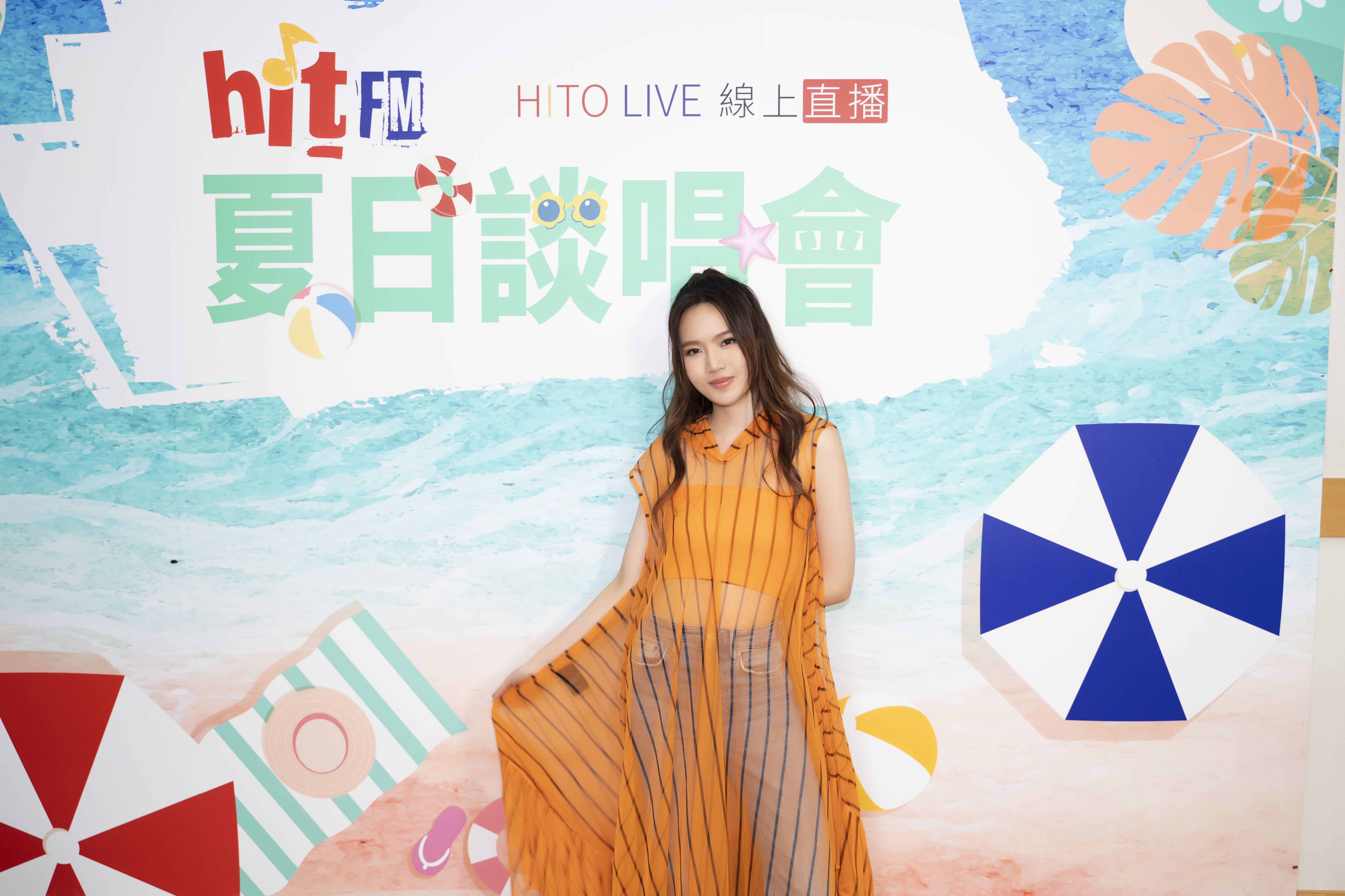 文慧如一連帶來三首愛的歌曲〈做你的太陽〉、〈同行〉及〈有情人們〉。