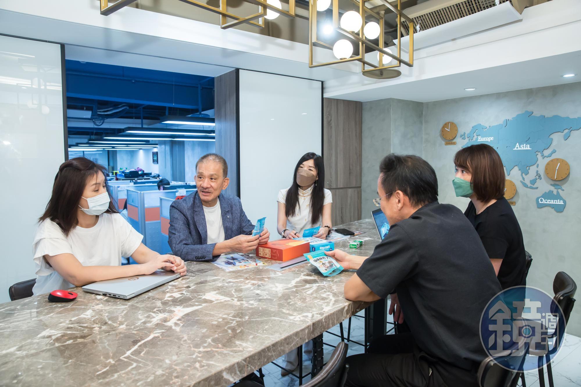 中華海洋生技董事長張永聲,兩年前遭接班人背叛,重回公司兼任執行長,帶領新團隊衝出營收新高。