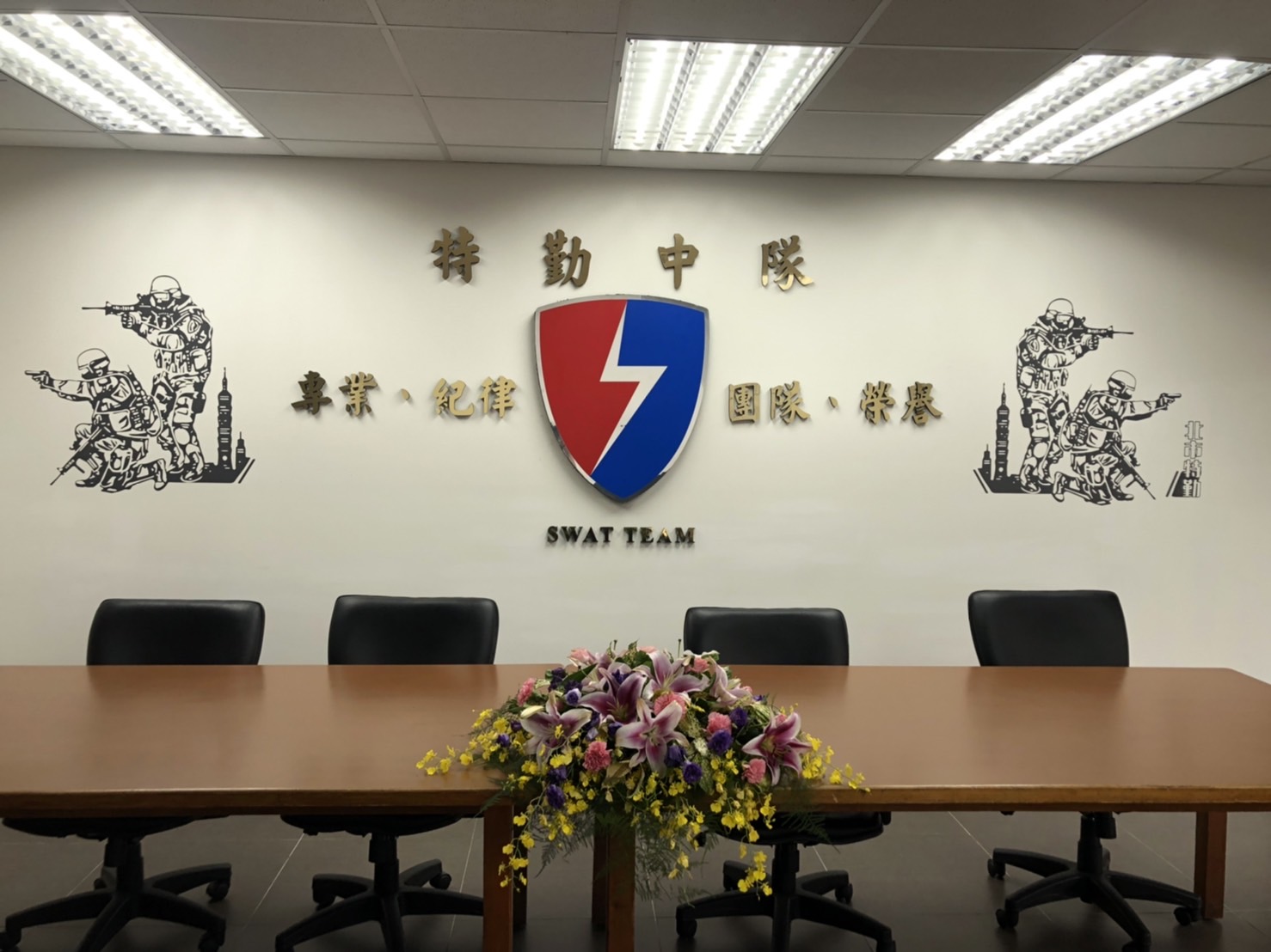 北市刑大霹靂小組成員劉旺德多當年曾與十大槍擊要犯張重發發生槍戰。（劉旺德提供）