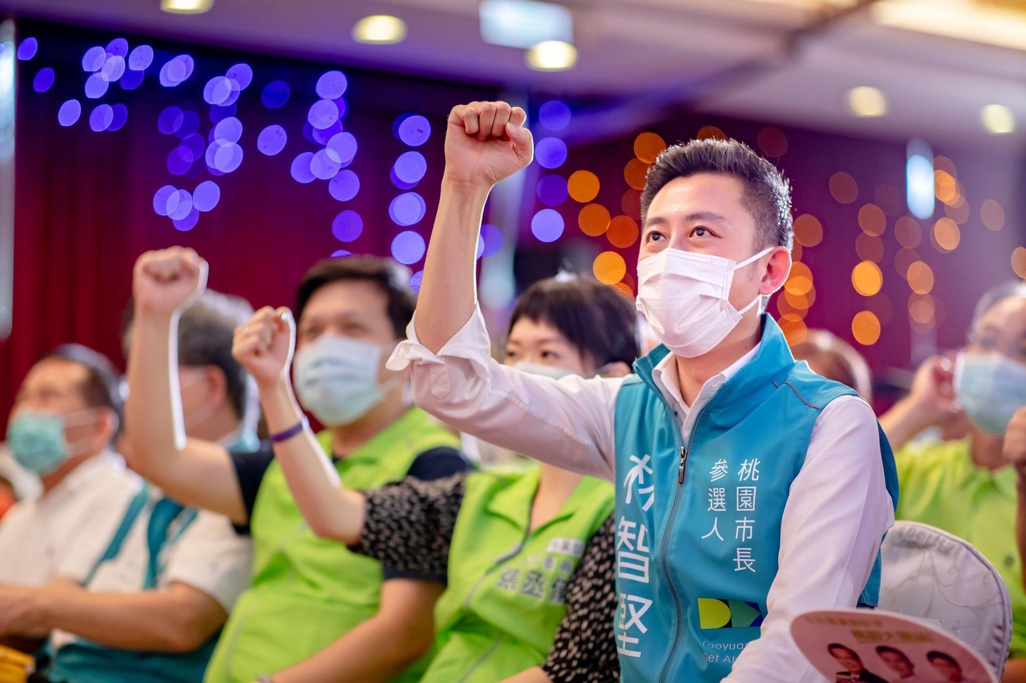 民進黨桃園市長參選人林智堅近日勤跑行程爭取地方支持。（翻攝自林智堅臉書）
