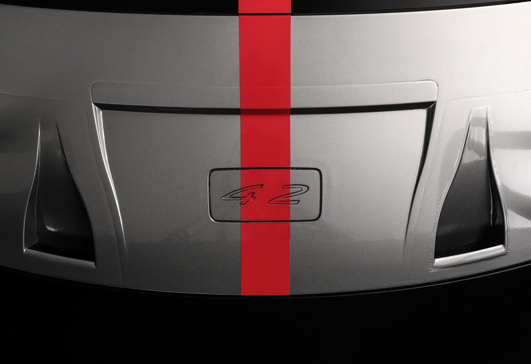 911 GT3 R 引擎排氣量從3,997增加到4,194 cc，最大動力輸出提高到565 PS（416 kW），並強化轉速範圍內的扭力和功率曲線。
