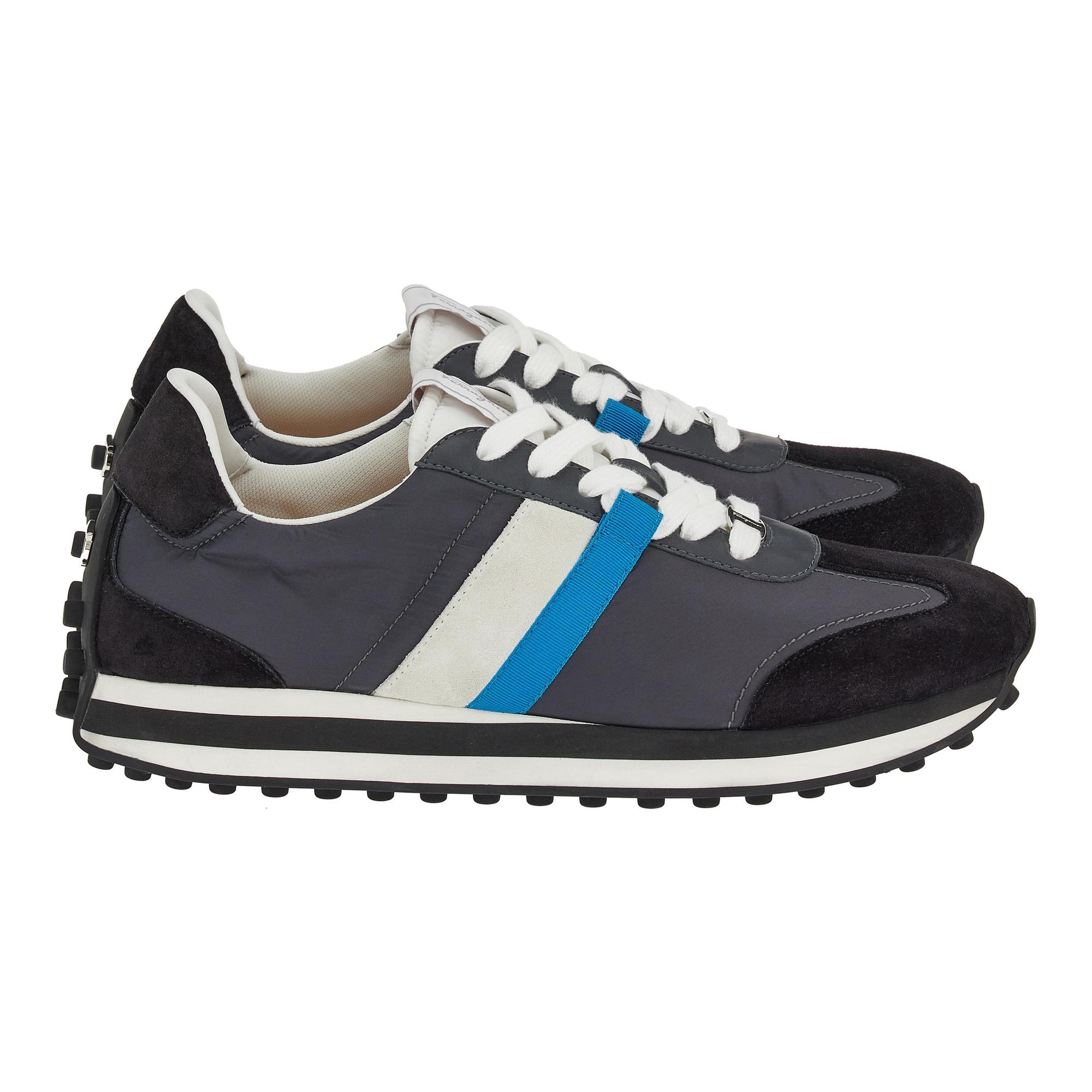 藍白條紋撞色運動鞋。NT$26,900(Salvatore Ferragamo提供)