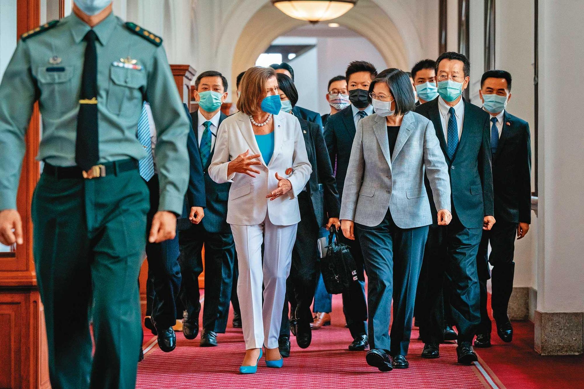 裴洛西抵台前約1週,我方高層即密切透過大小臨時會議,沙盤推演外交、國防上的應對。(總統府提供)