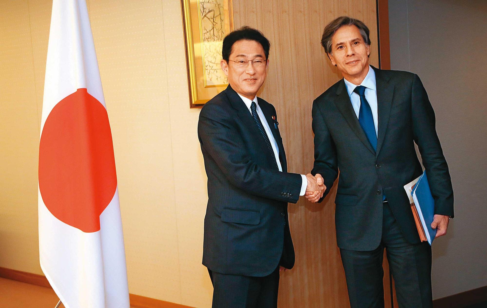 中國軍演試探美日安保底線,招來美、日同聲譴責。左為日本首相岸田文雄,右為美國國務卿布林肯。(達志影像)