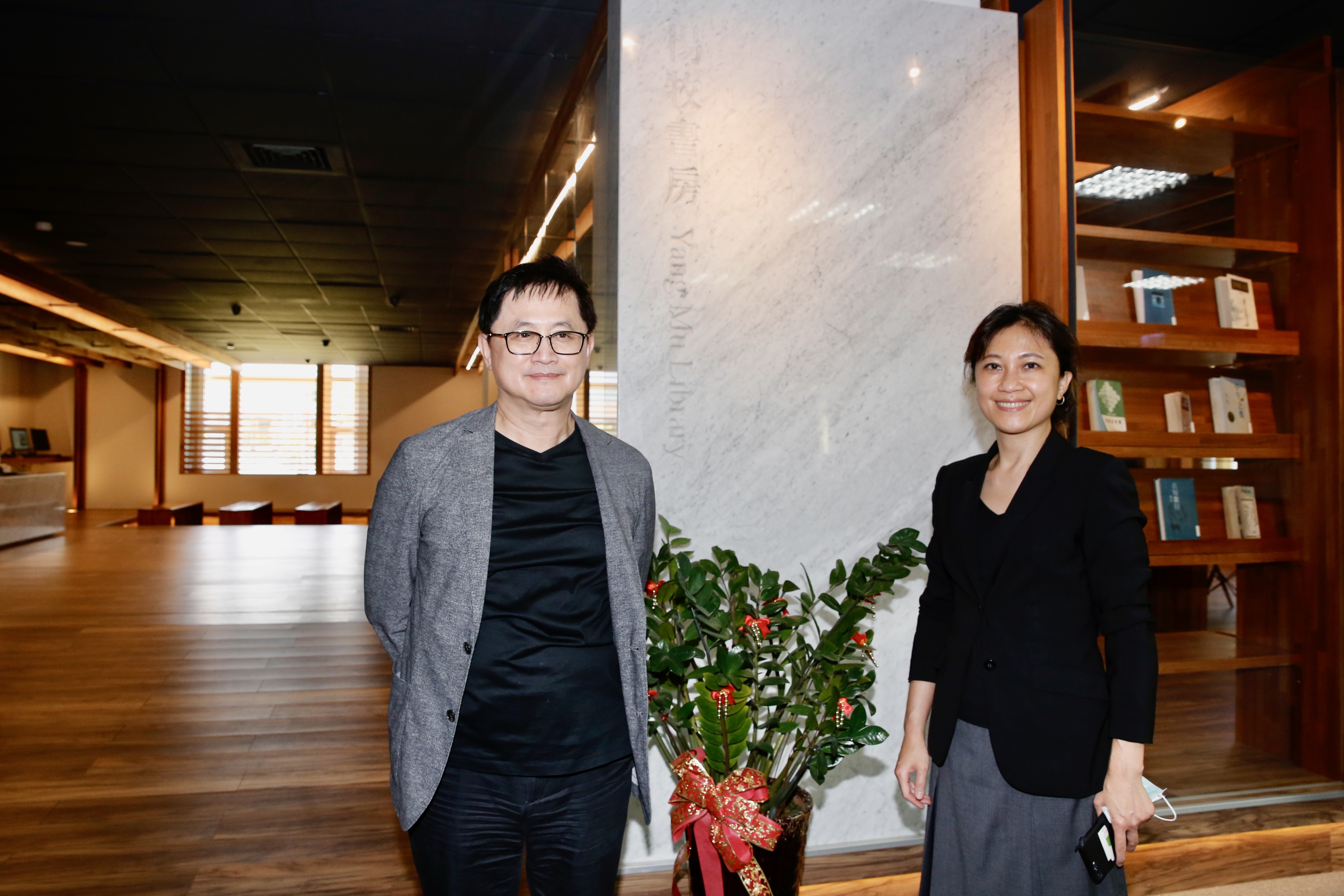 和碩董事長童子賢（左）今與Kolas Yotaka（右）一起跑花蓮行程。