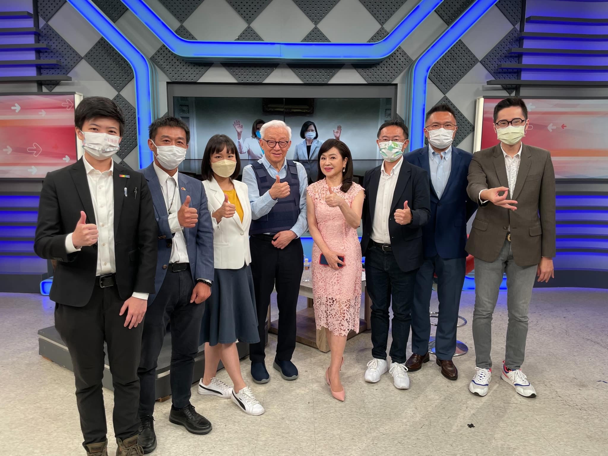 曹興誠上節目痛批中共形同「殭屍病毒」，還表態台北市長選戰他支持民進黨參選人陳時中。（翻攝自周玉蔻臉書）