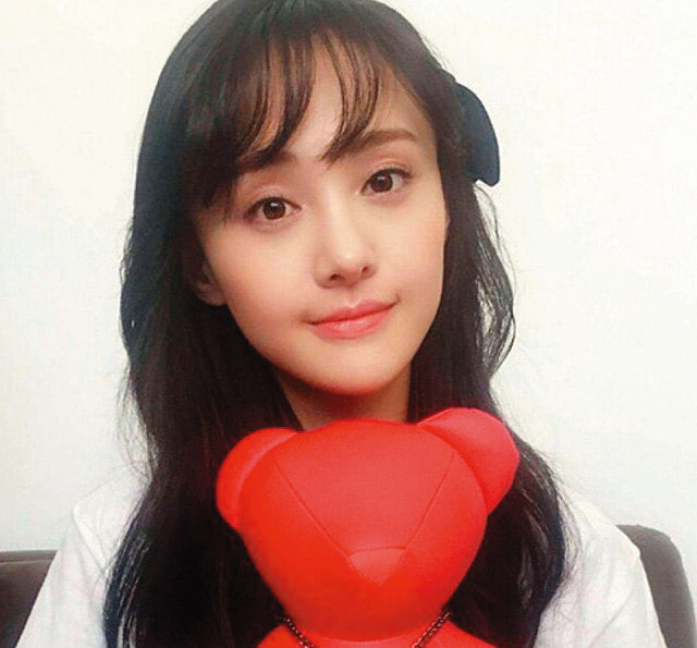 鄭爽遭封殺後，婚姻也出了問題。（翻攝自鄭爽微博）