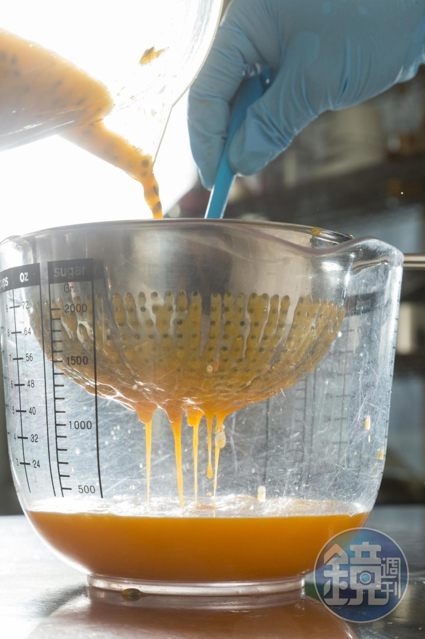 搖滾牛使用大量水果等天然食材為冰淇淋添味。（搖滾牛提供）
